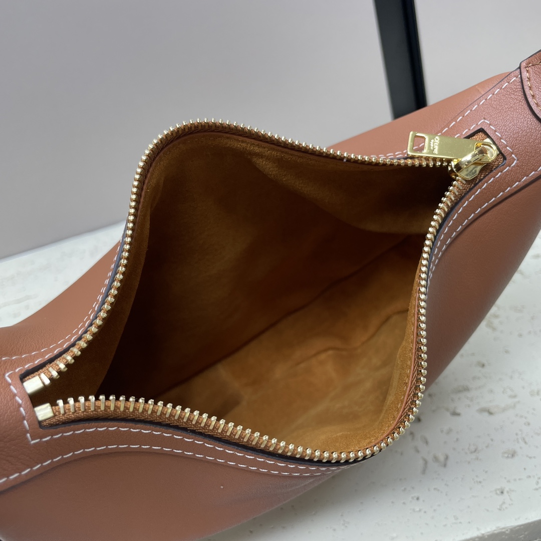 Bagsaaa Ce1i*e Small Heloïse Bag Cuir Triomphe In S*pple Calfskin Brown - 19 x 22 x 5 CM