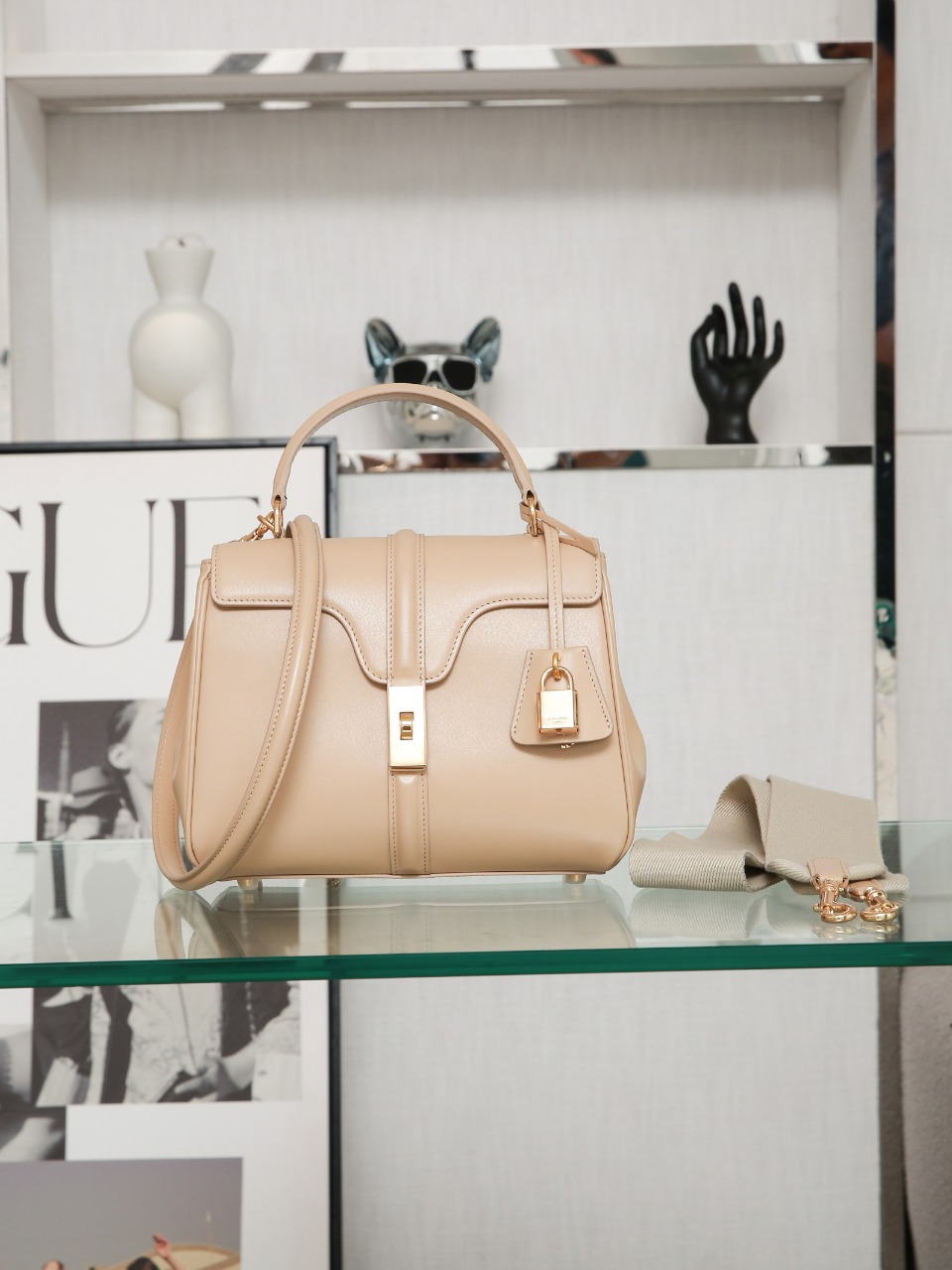 Bagsaaa Ce1i*e Small 16 Bag in Natural Calfskin Beige - 23 x 18 x 10 CM