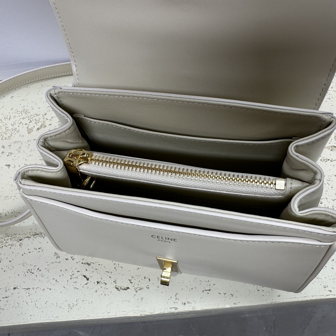 Bagsaaa Ce1i*e Mini 16 In Calfskin Off White - 18.5 X 15.5 X 9 CM