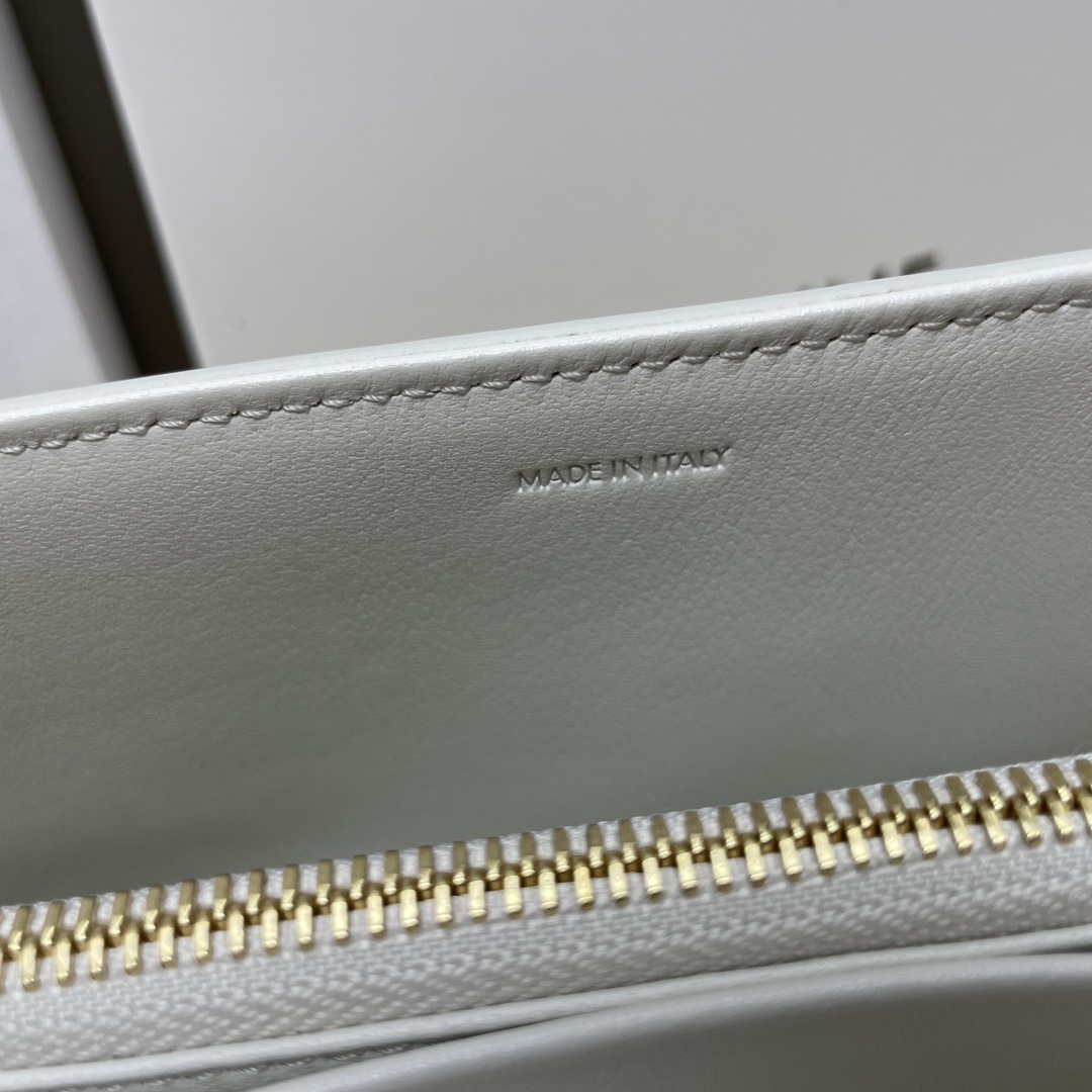 Bagsaaa Medium Ce1i*e Victoire Bag in S*pple Calfskin White - 25 x 15 x 8 CM