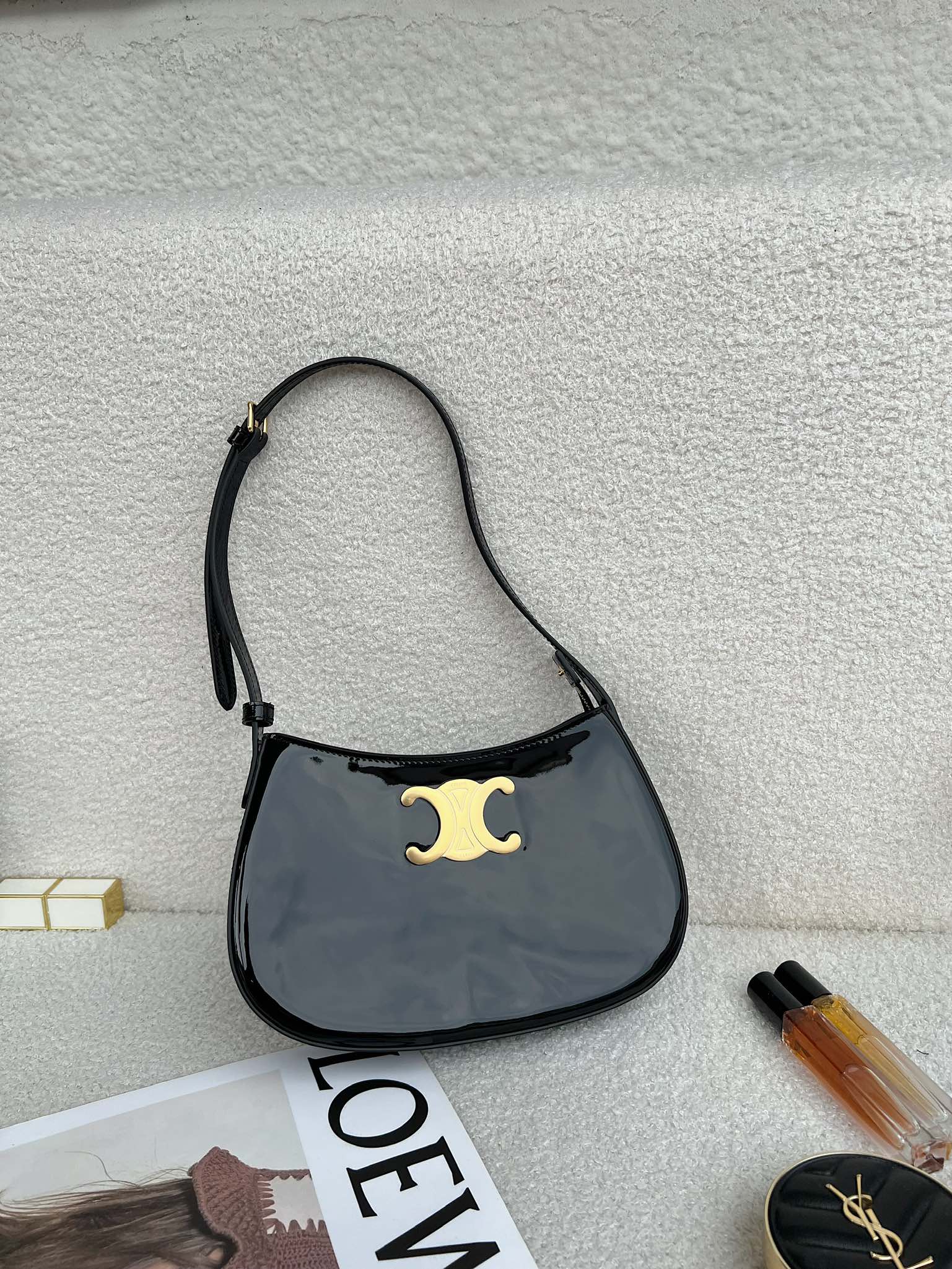 Bagsaaa Ce1i*e Medium Tilly Bag In Patent Calfskin Black - 22 x 13.5 x 4 CM