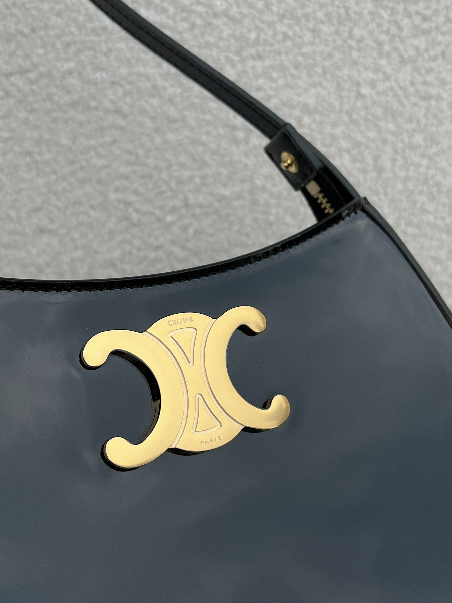 Bagsaaa Ce1i*e Medium Tilly Bag In Patent Calfskin Black - 22 x 13.5 x 4 CM
