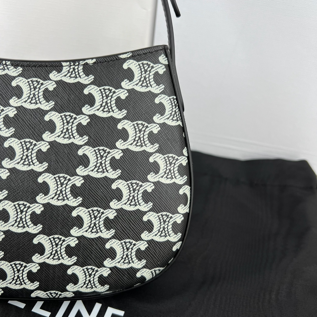 Bagsaaa Ce1i*e Medium Tilly Bag White logo - 22 X 13.5 X 4 CM