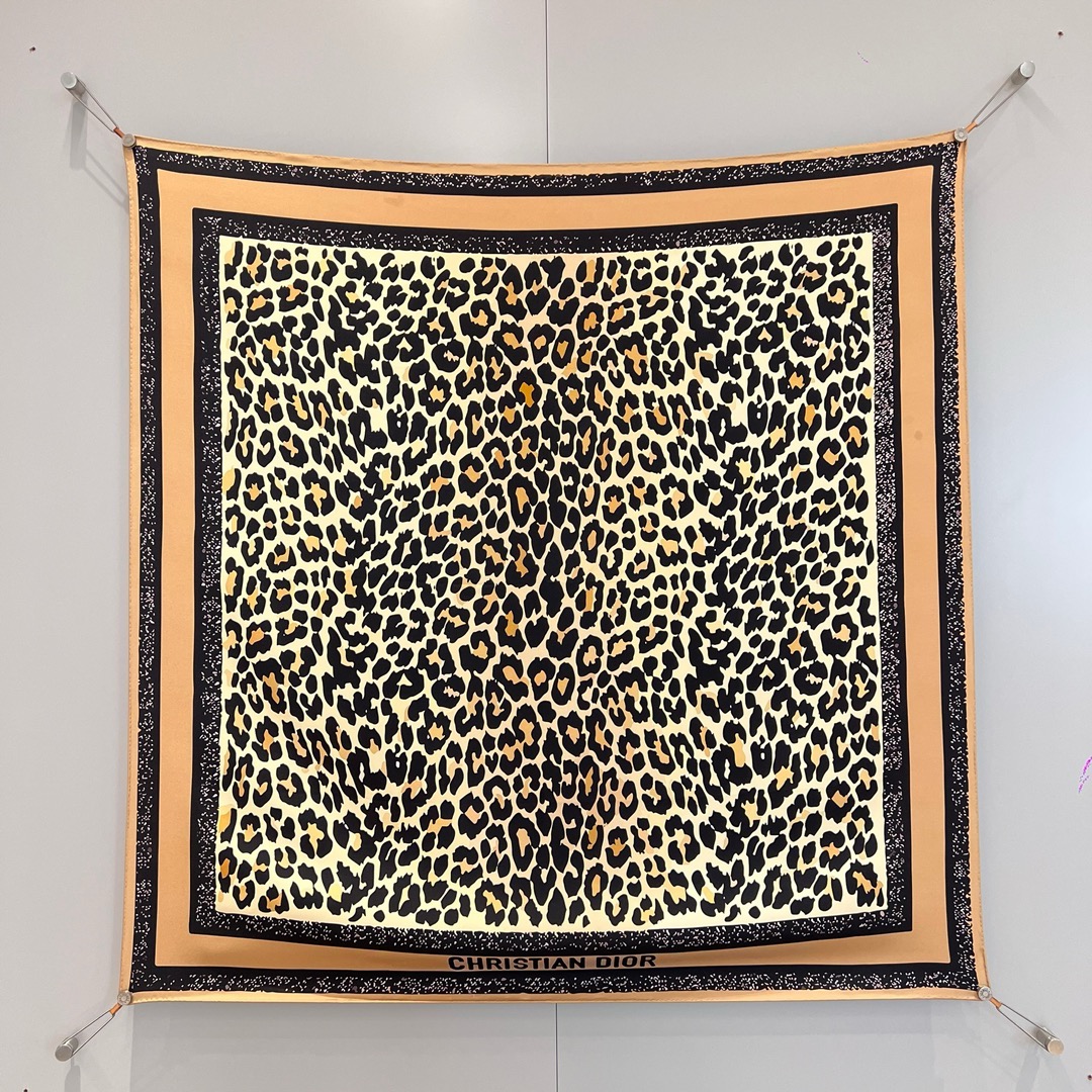 Bagsaaa D10r Scarf - 90x90 cm
