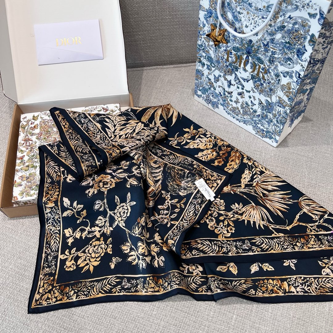 Bagsaaa D10r Scarf 06 - 90x90 cm