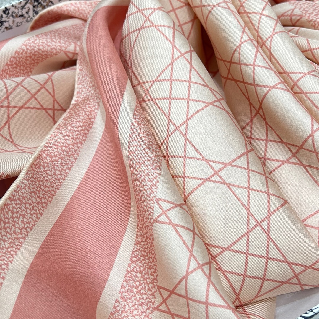 Bagsaaa D10r Scarf 07 - 90x90 cm