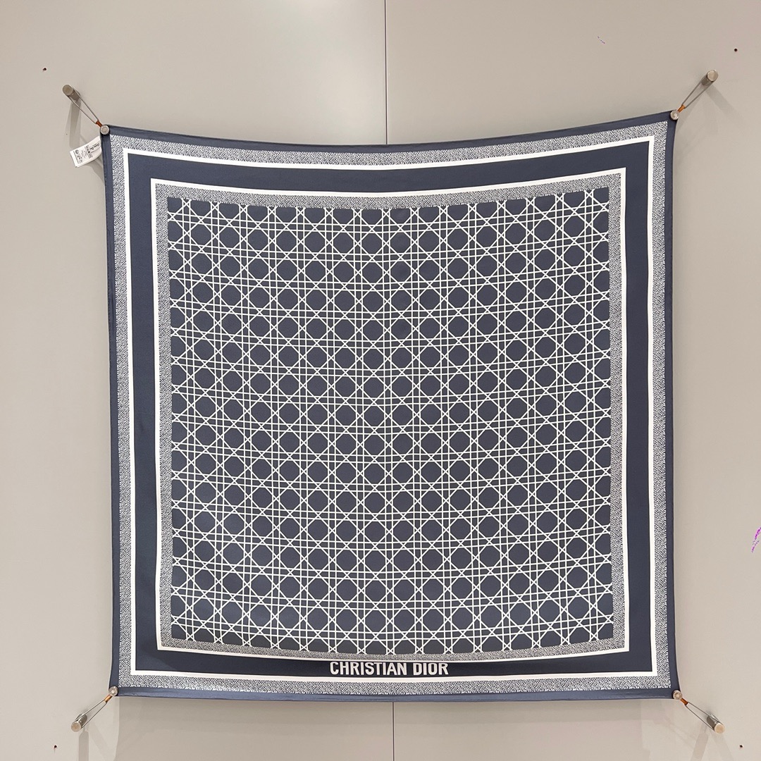 Bagsaaa D10r Scarf 08 - 90x90 cm