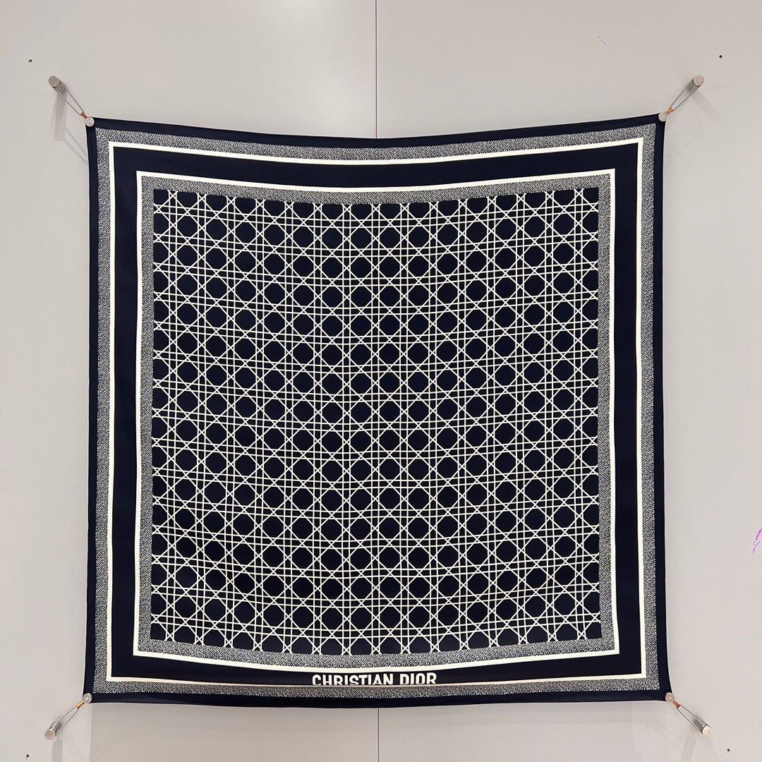 Bagsaaa D10r Scarf 10 - 90x90 cm