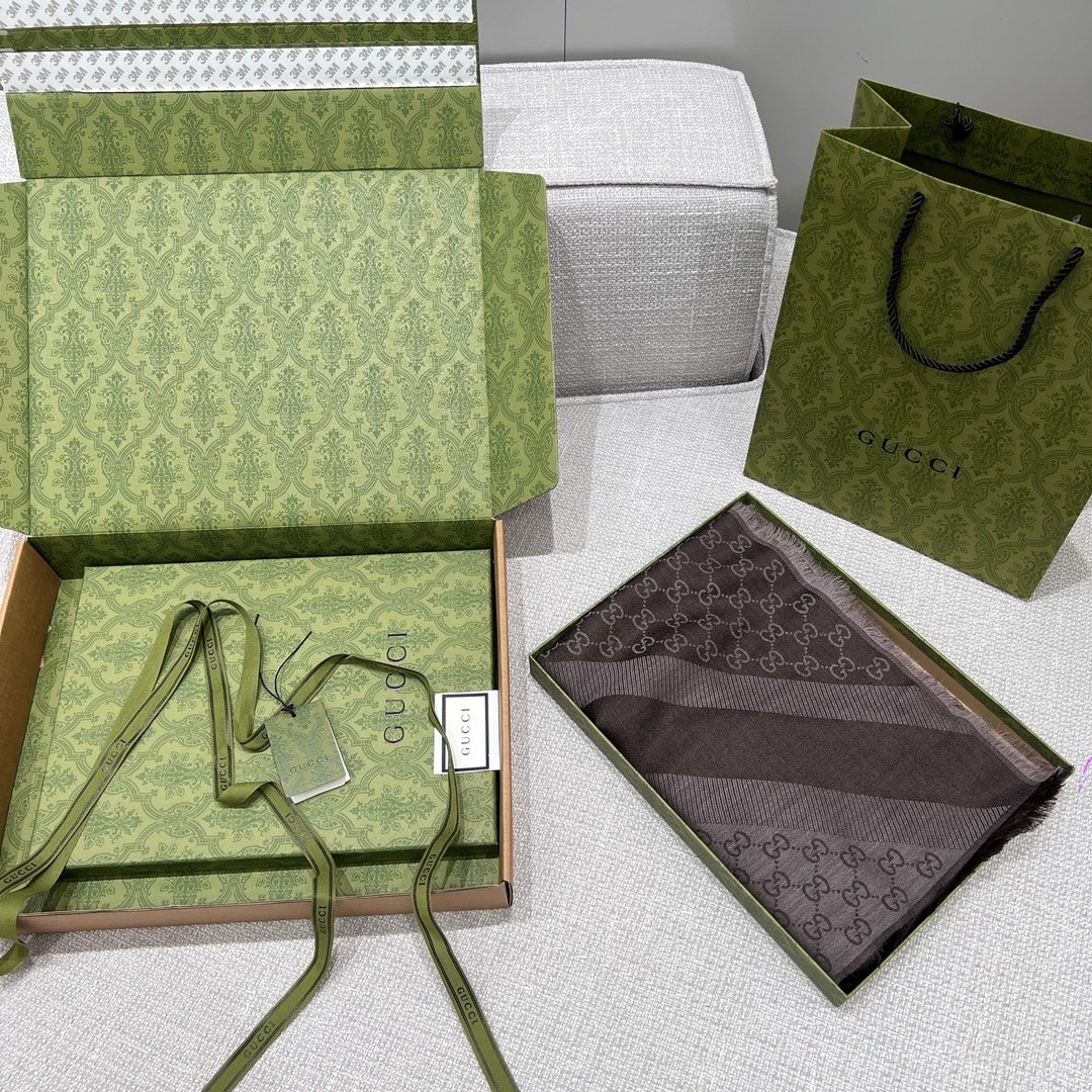 Bagsaaa Gvc*1 Scarf 02 - 140x140 cm