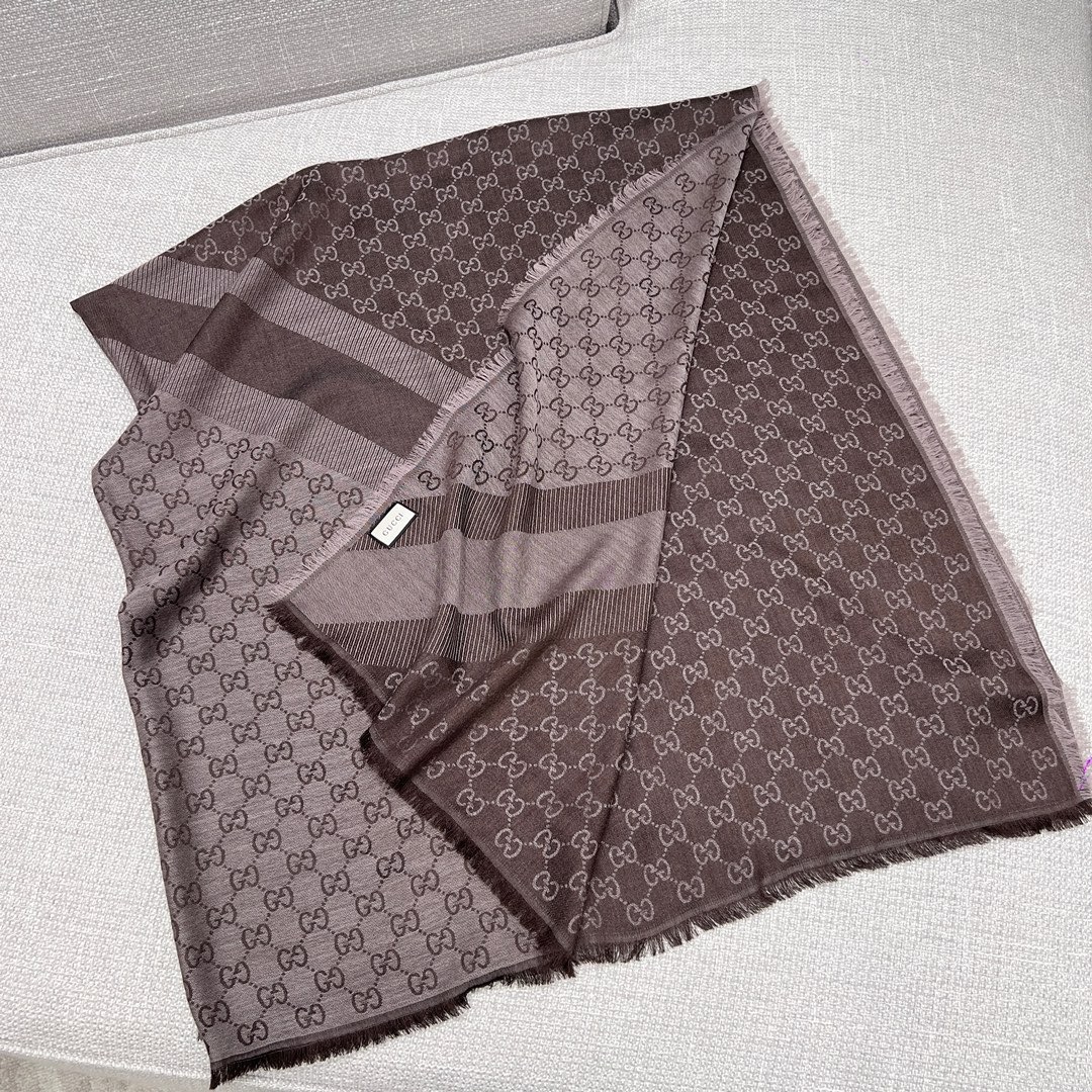 Bagsaaa Gvc*1 Scarf 02 - 140x140 cm