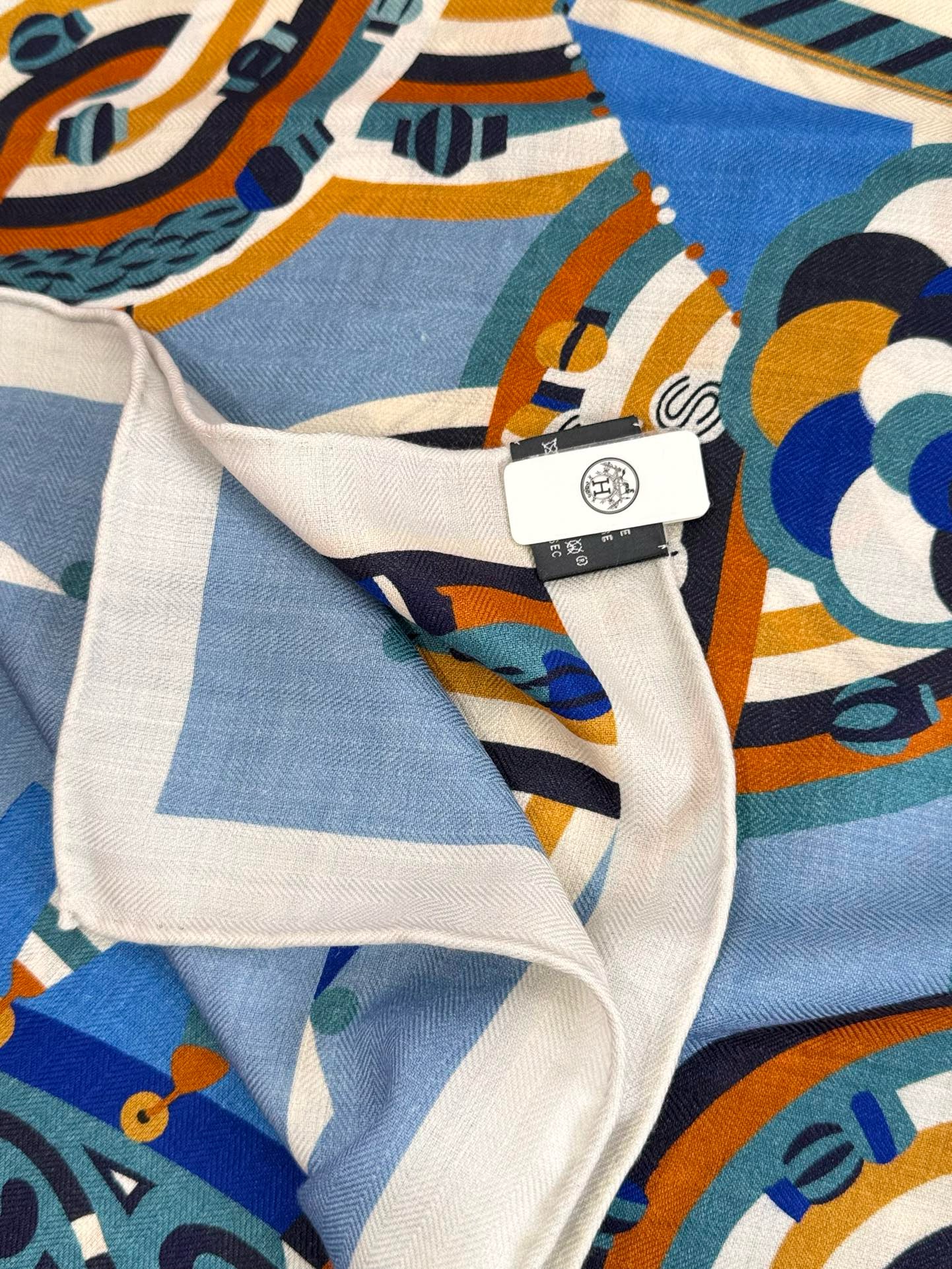 Bagsaaa H**me5 Scarf 01 - 140x140 cm