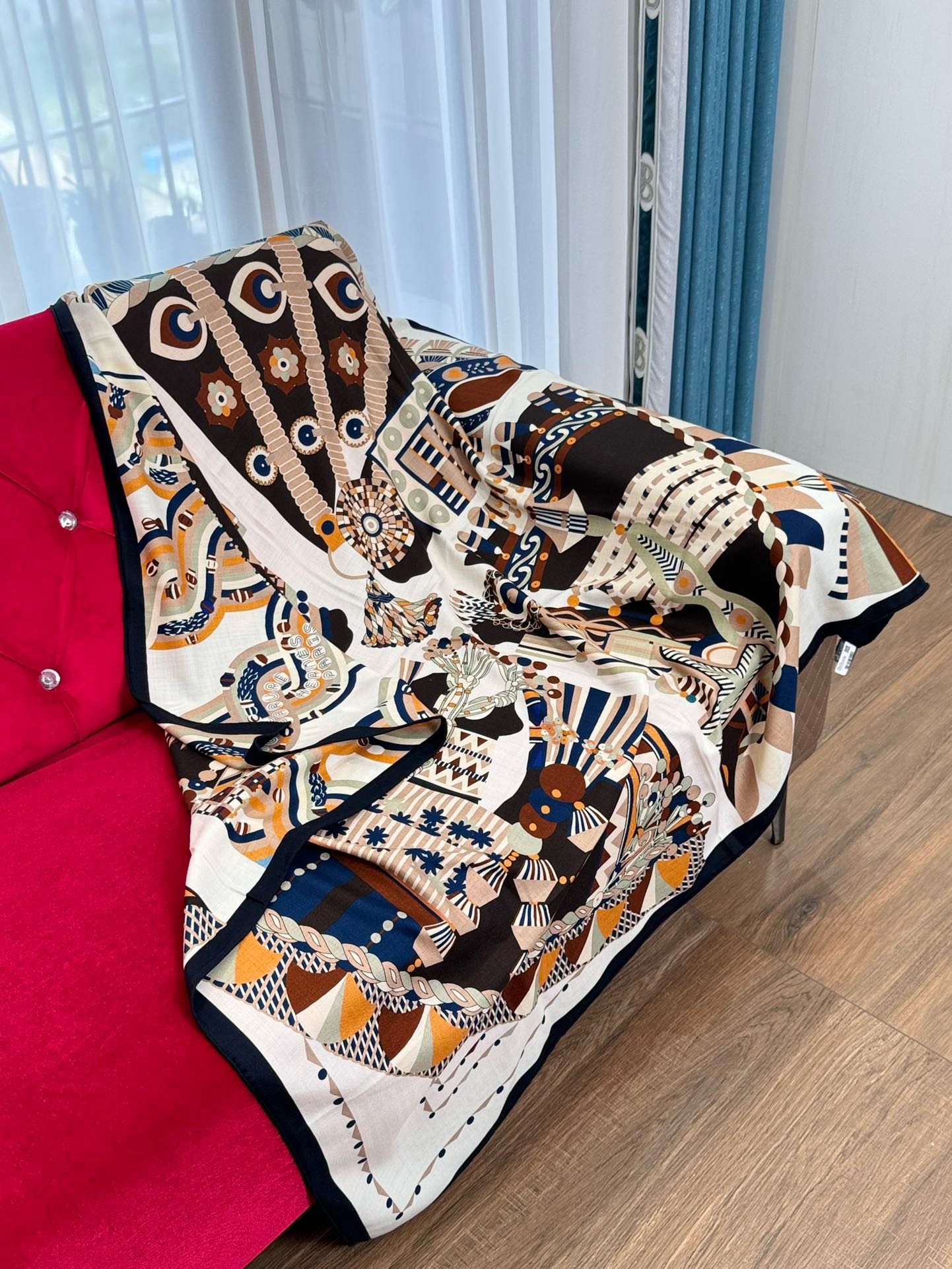 Bagsaaa H**me5 Scarf 04 - 140x140 cm