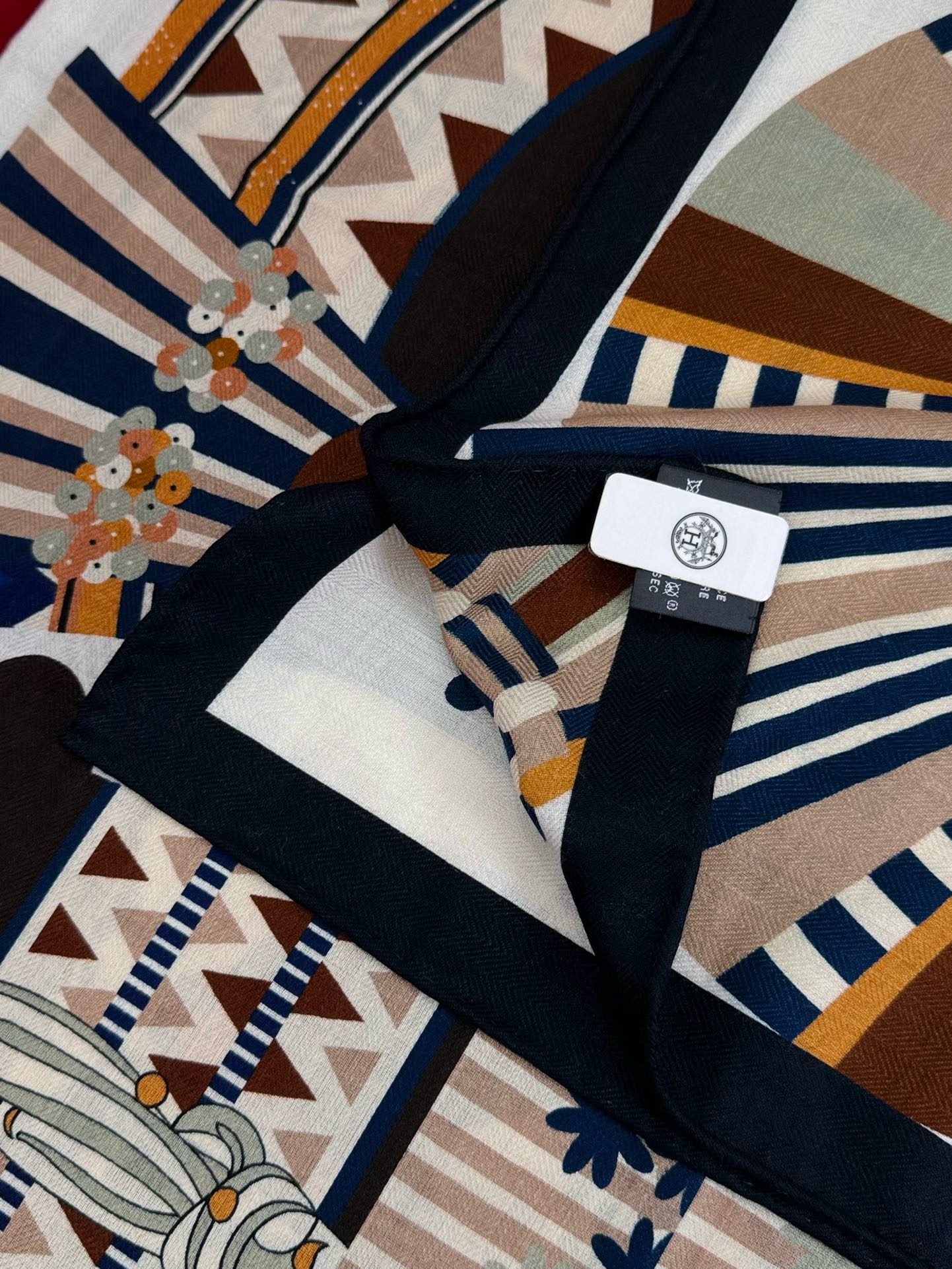 Bagsaaa H**me5 Scarf 04 - 140x140 cm