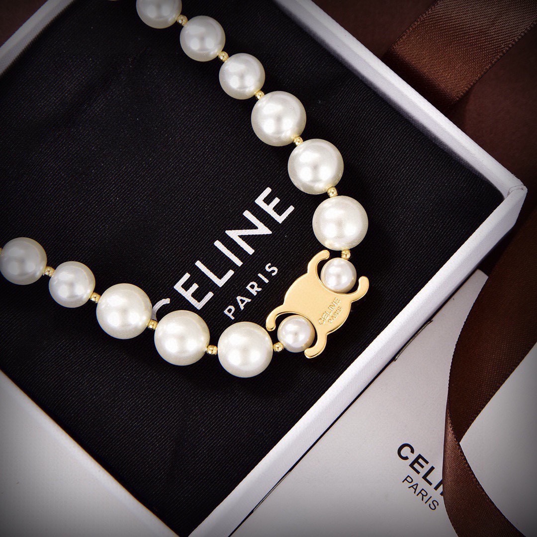 Bagsaaa Ce1i*e Pearl Necklace