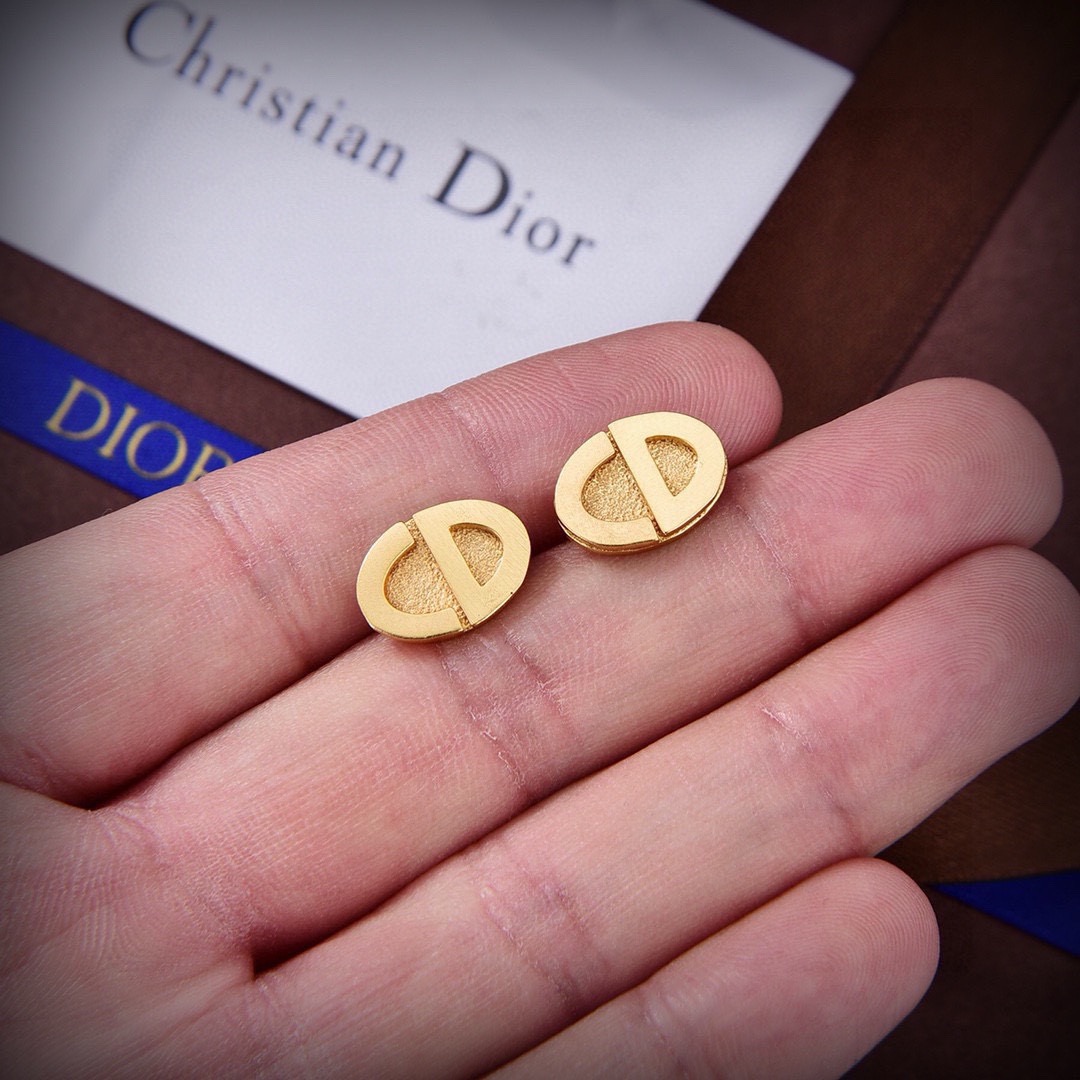 Bagsaaa D10r Earrings 06