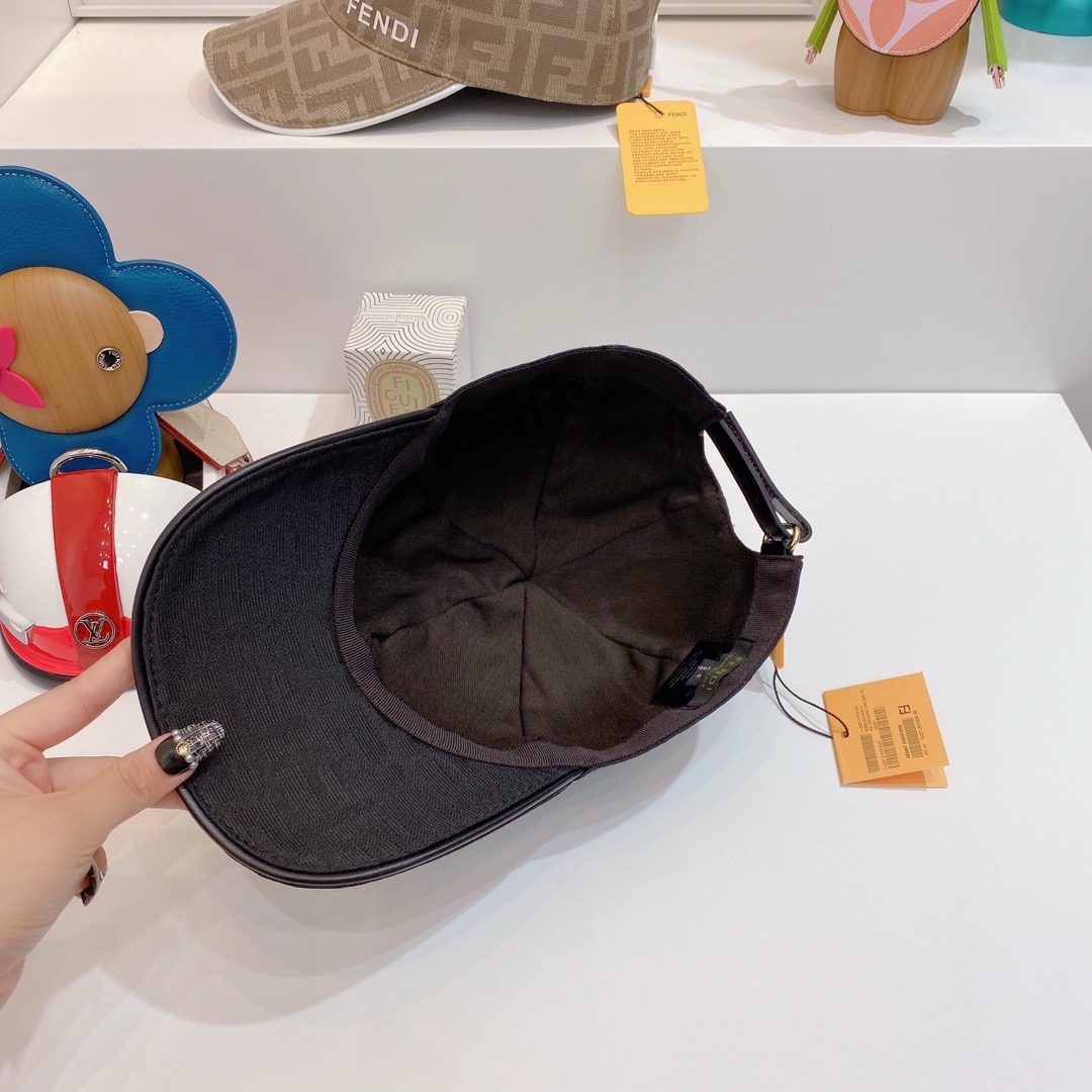 Bagsaaa F**di Black Hat