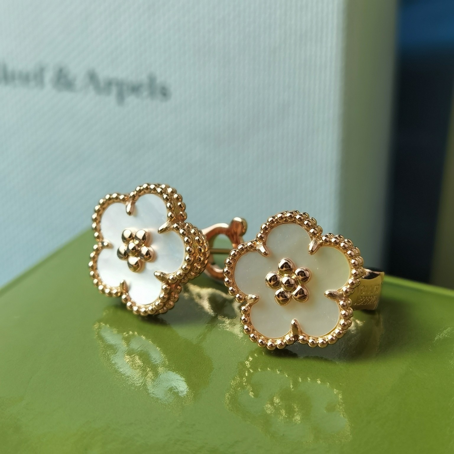 Bagsaaa VCA Earrings