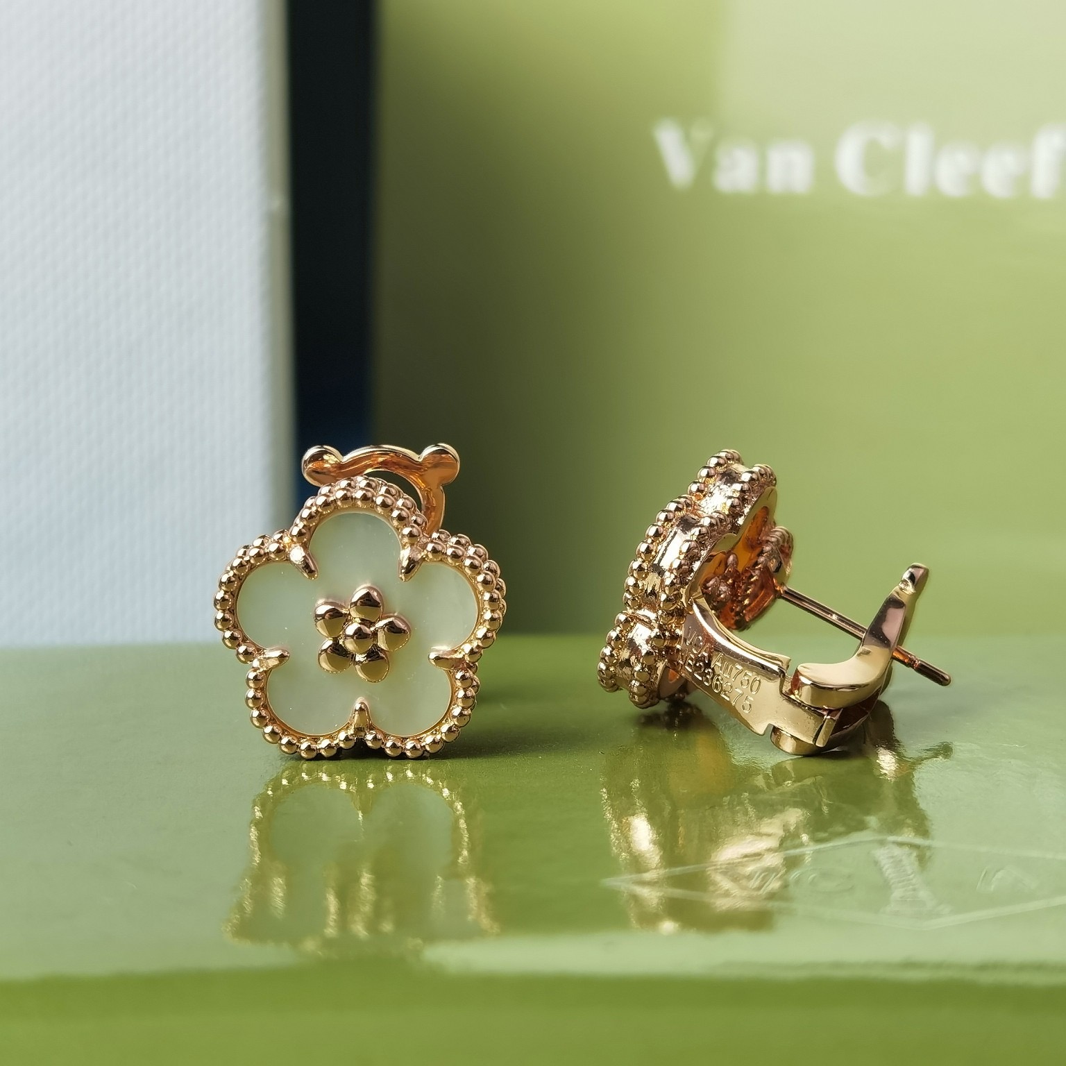 Bagsaaa VCA Earrings