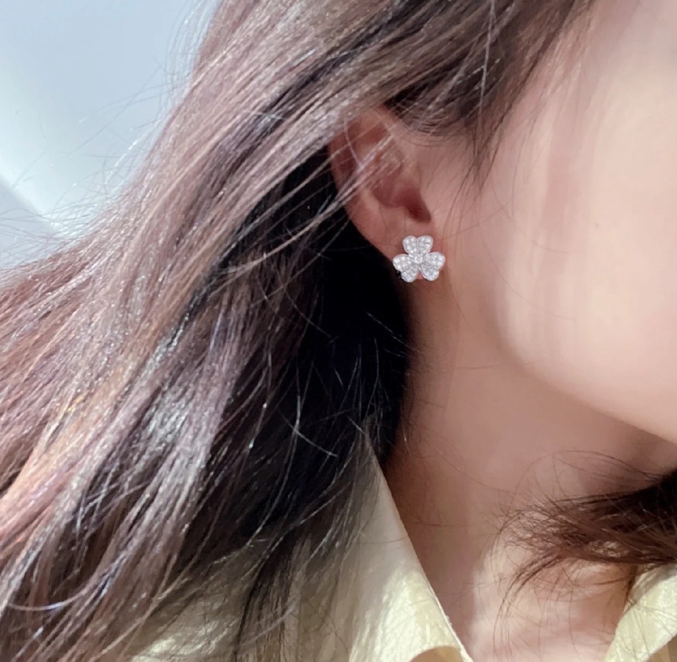 Bagsaaa VCA Earrings 02