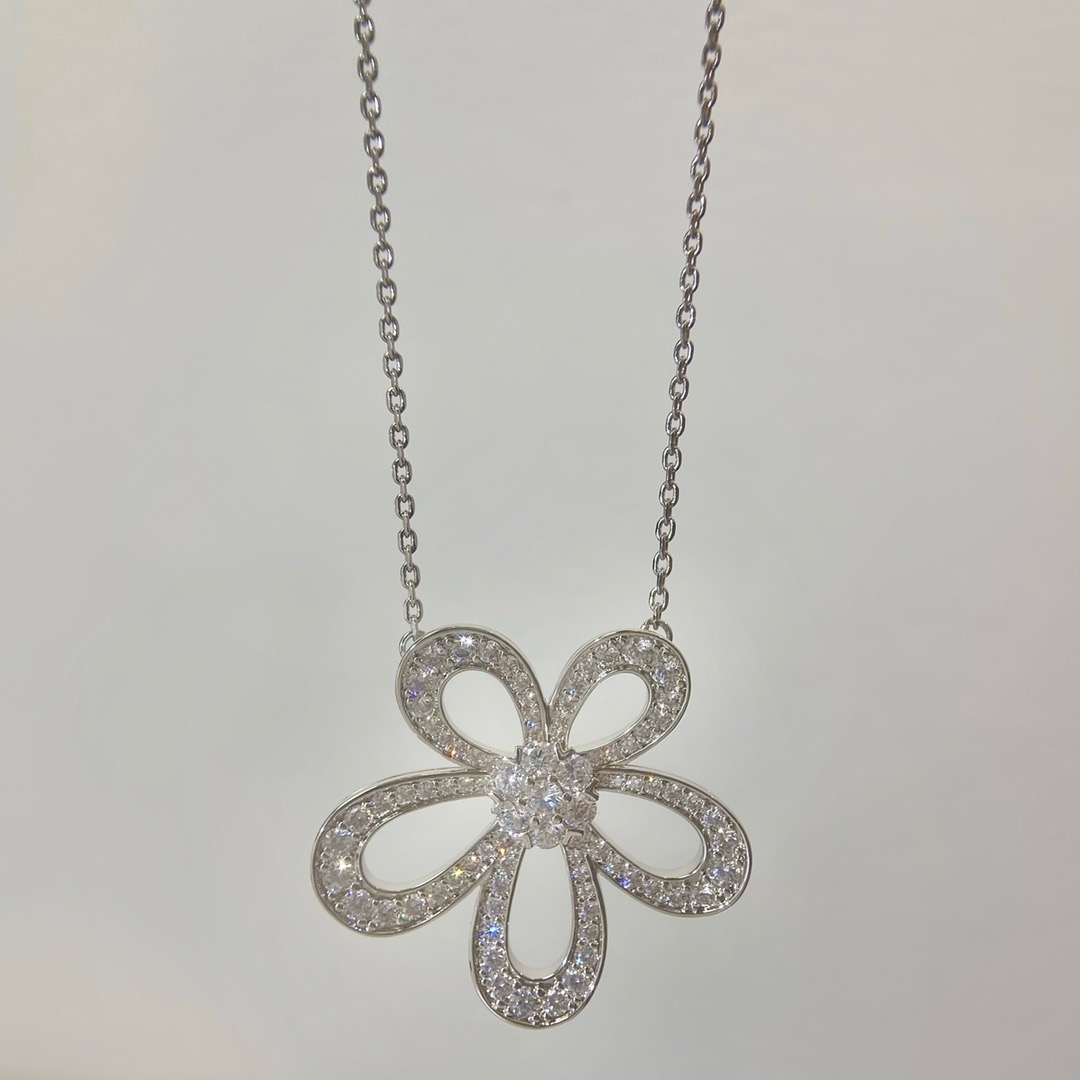 Bagsaaa VCA Necklace 03