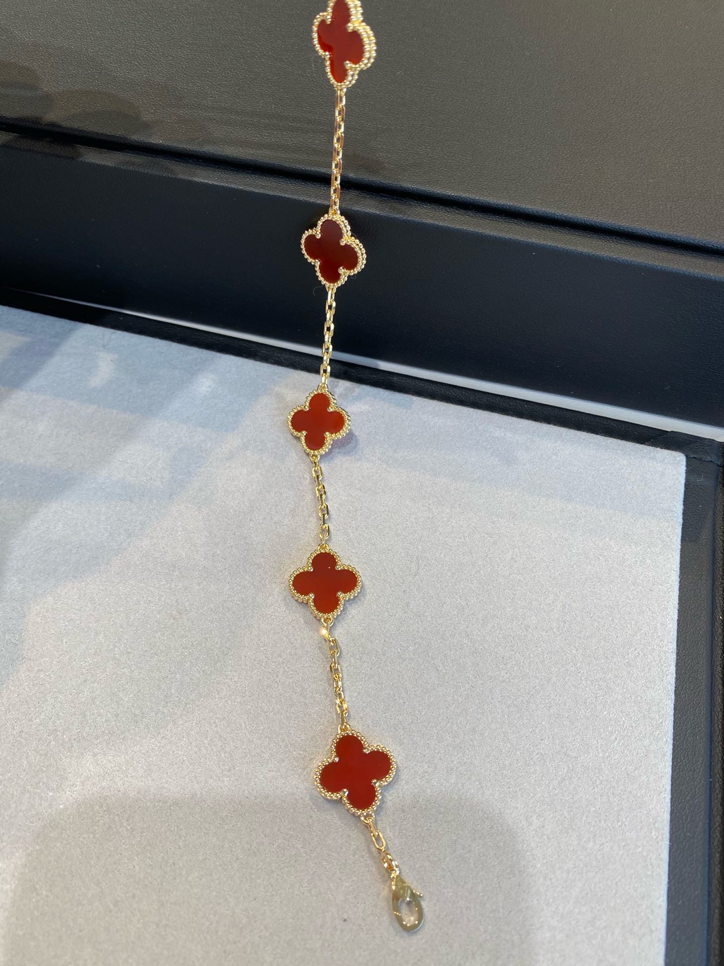 Bagsaaa VCA Bracelet 04
