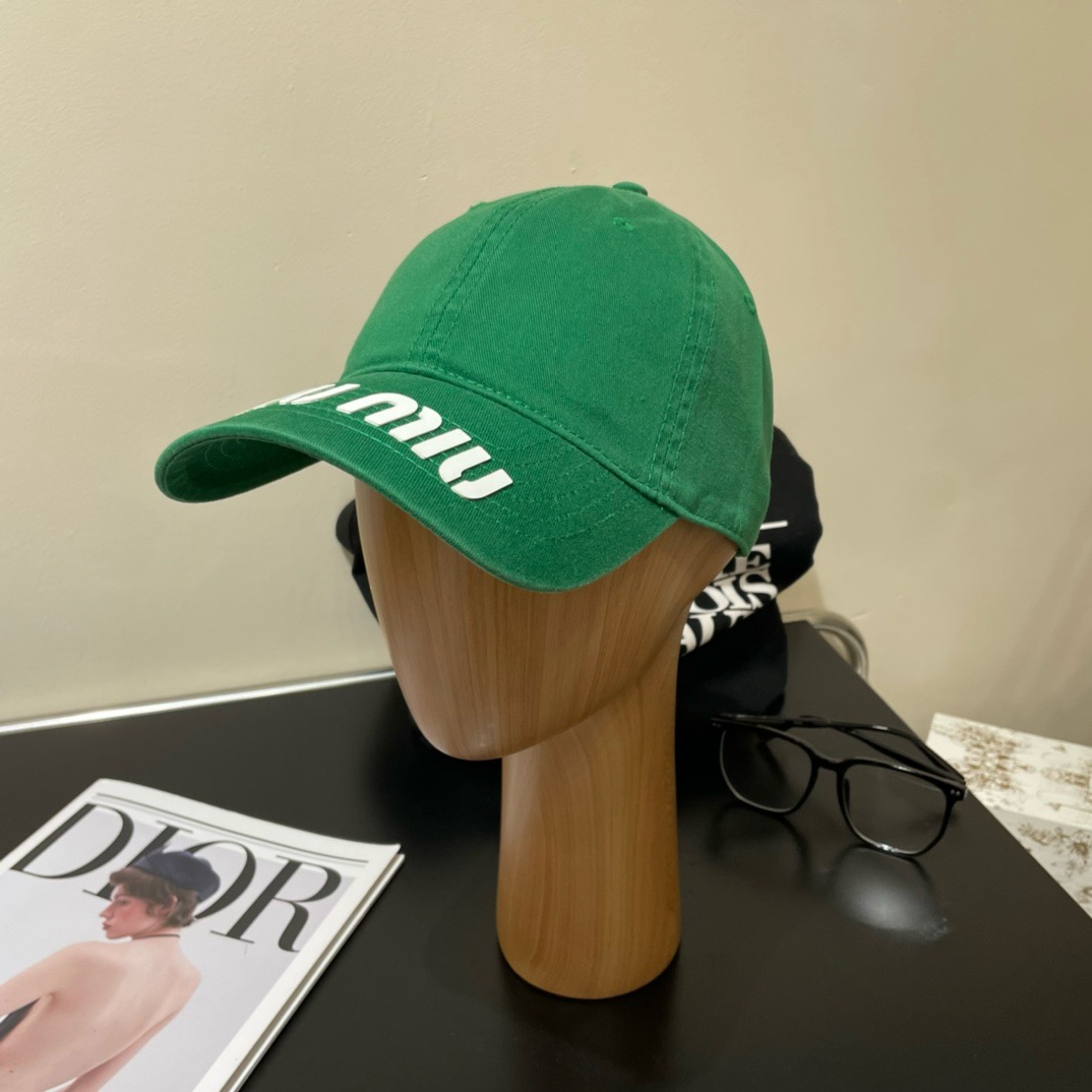 Bagsaaa M1um1u Hat