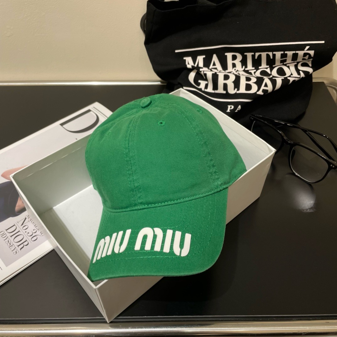 Bagsaaa M1um1u Hat