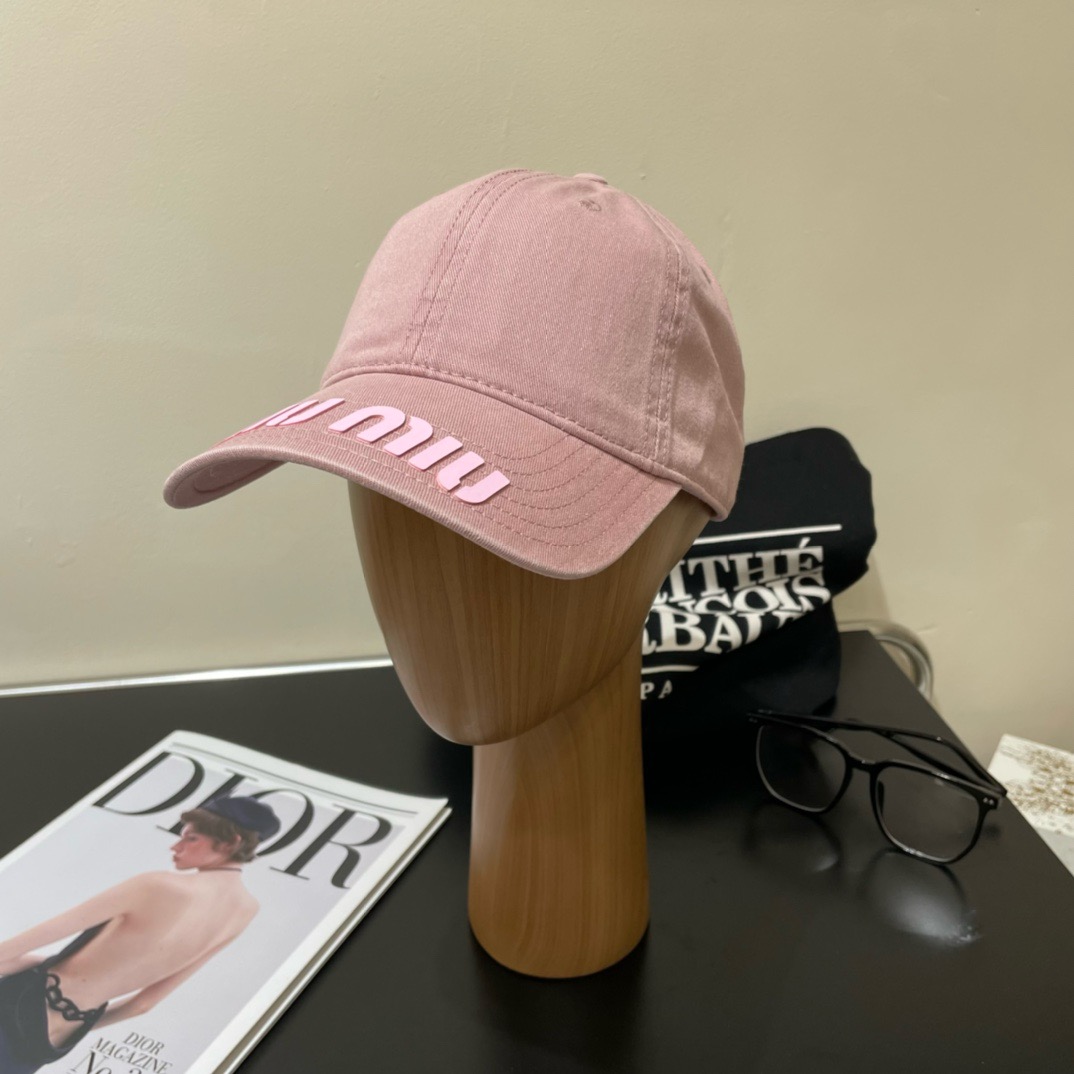 Bagsaaa M1um1u Hat 01