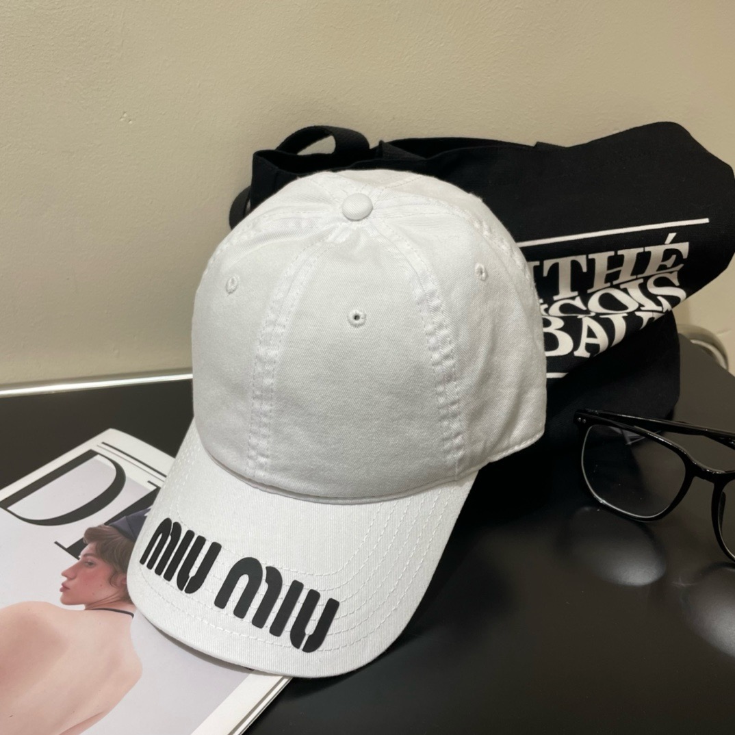 Bagsaaa M1um1u Hat 03