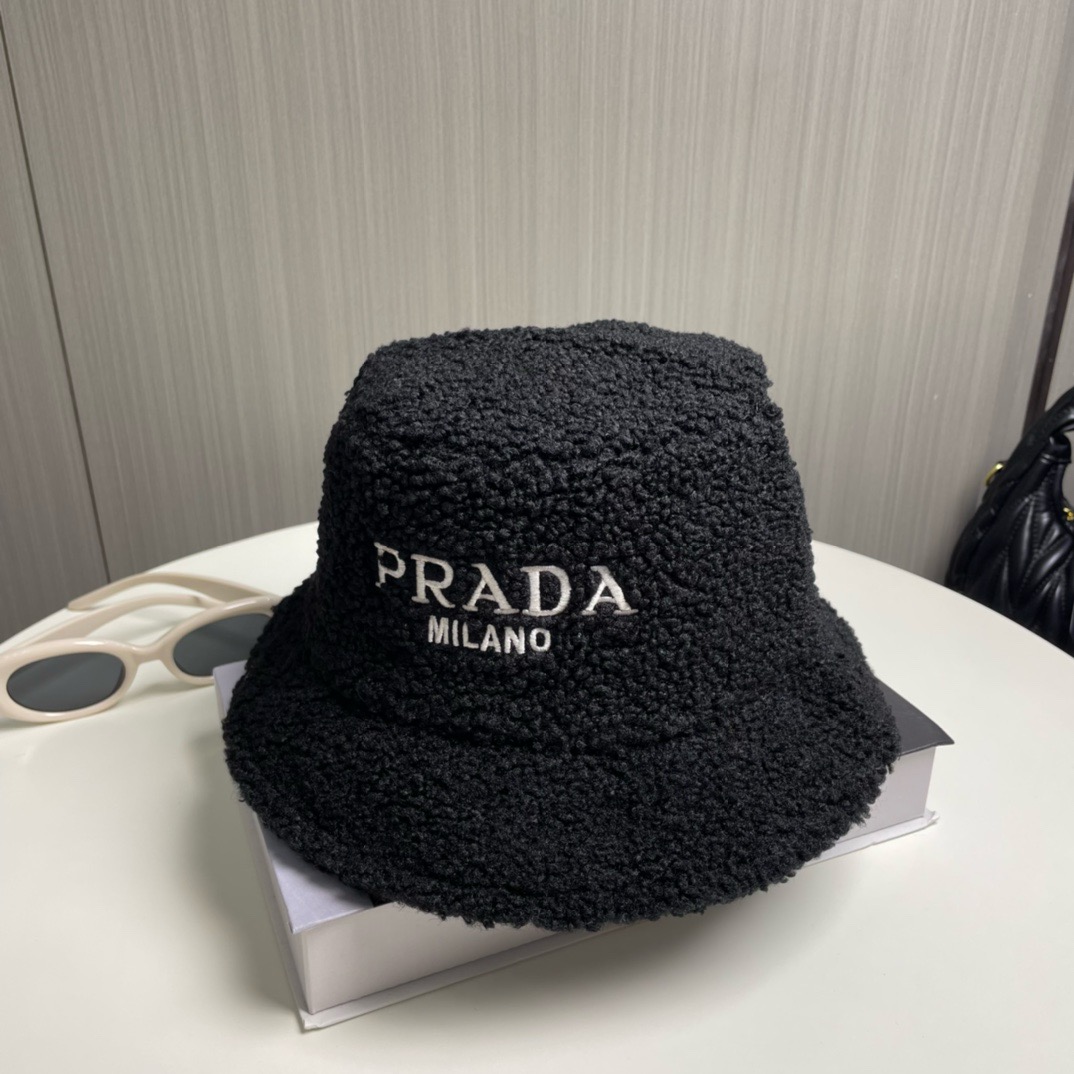 Bagsaaa Pra*a Hat