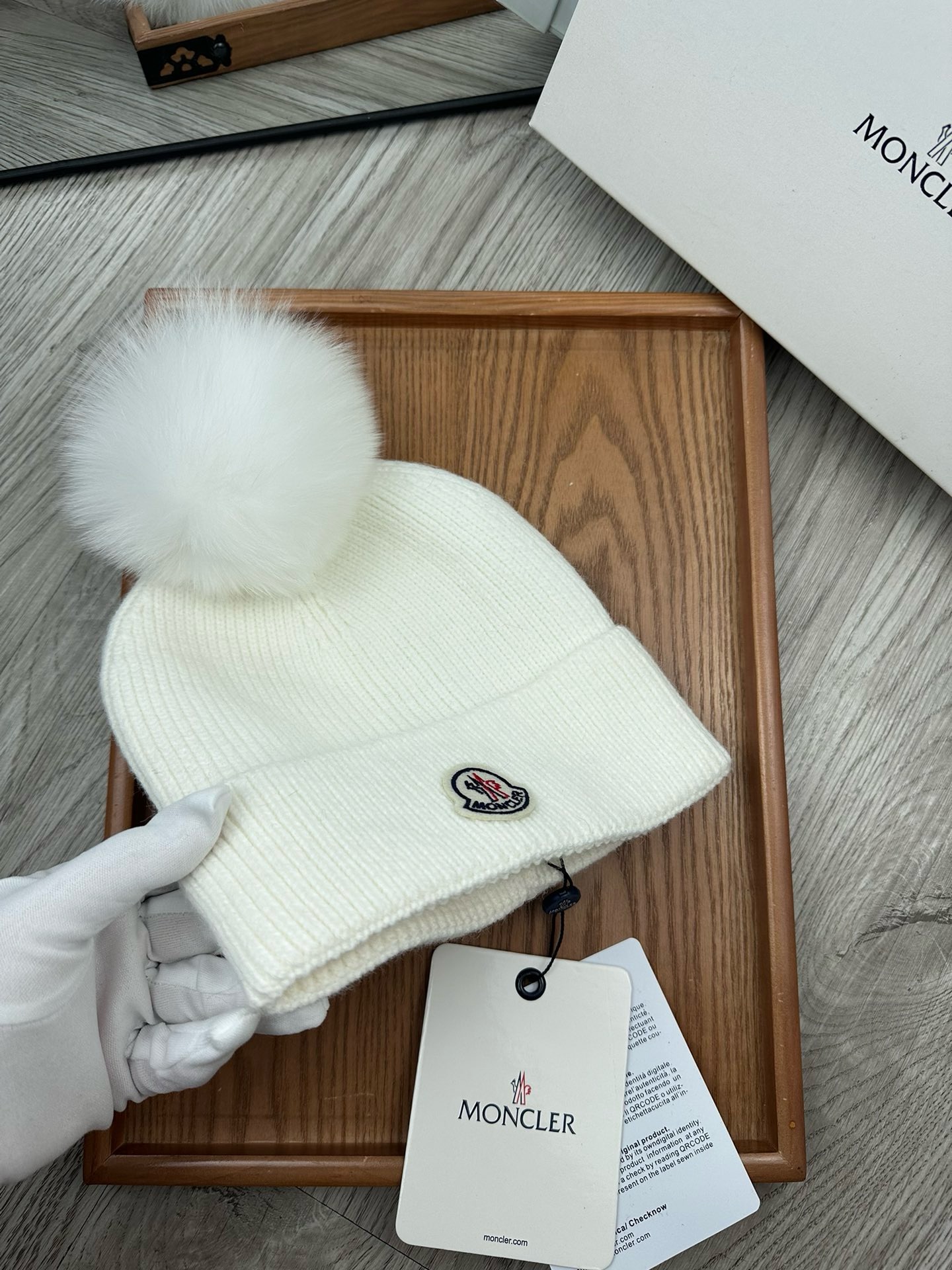 Bagsaaa Moncler Wool Beanie 01