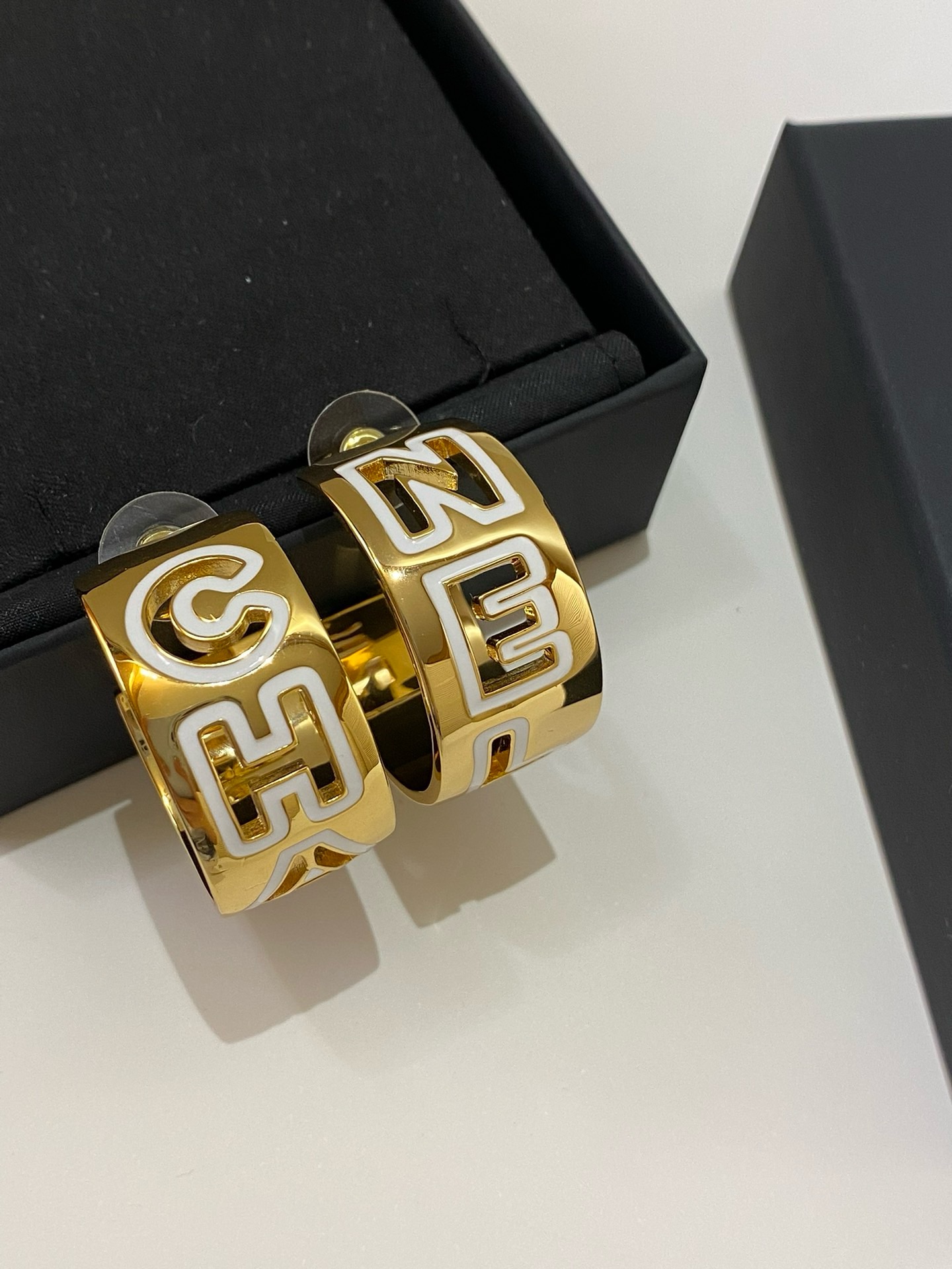 Bagsaaa Ch**el Earrings 09