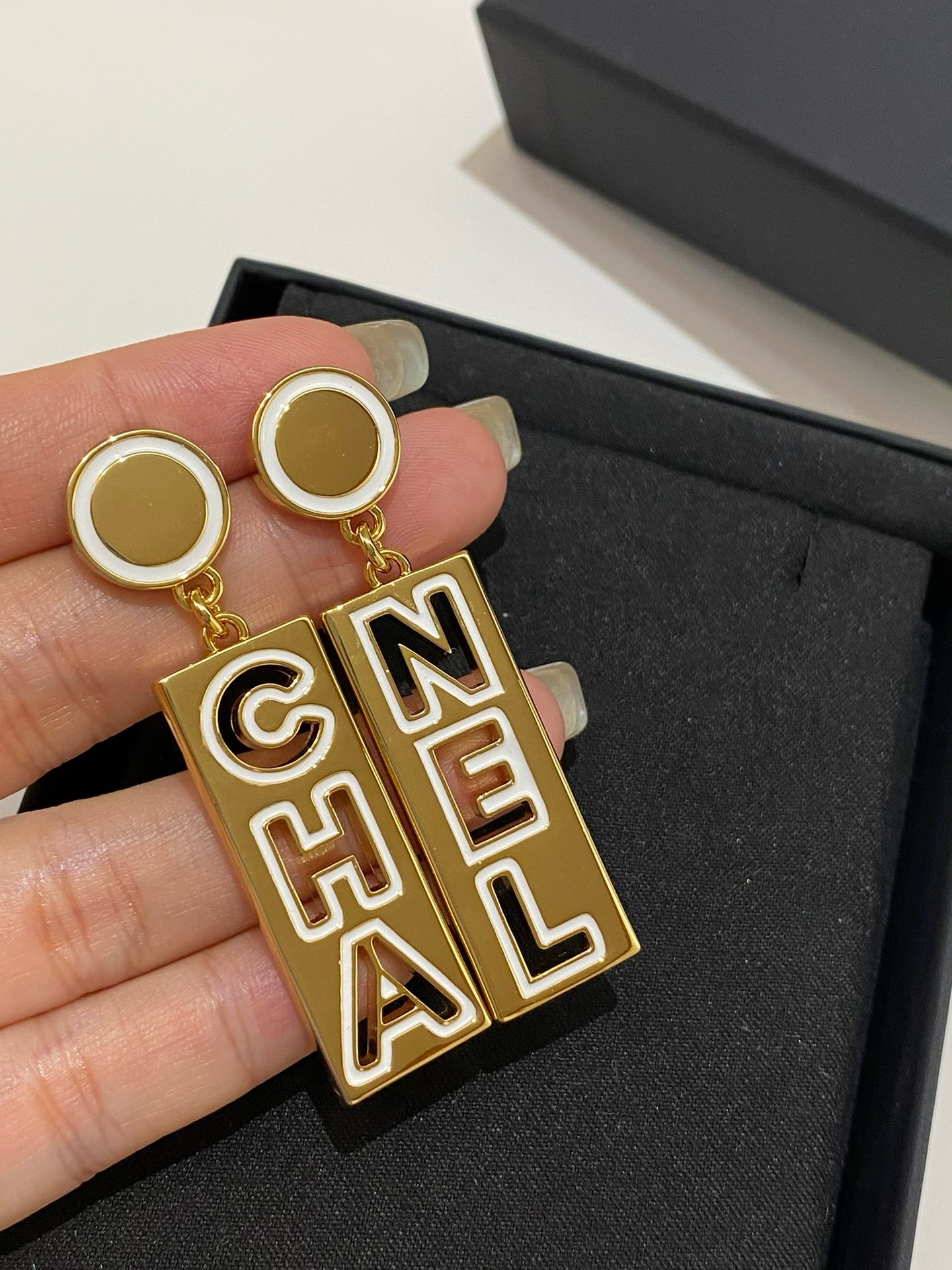 Bagsaaa Ch**el Earrings 08