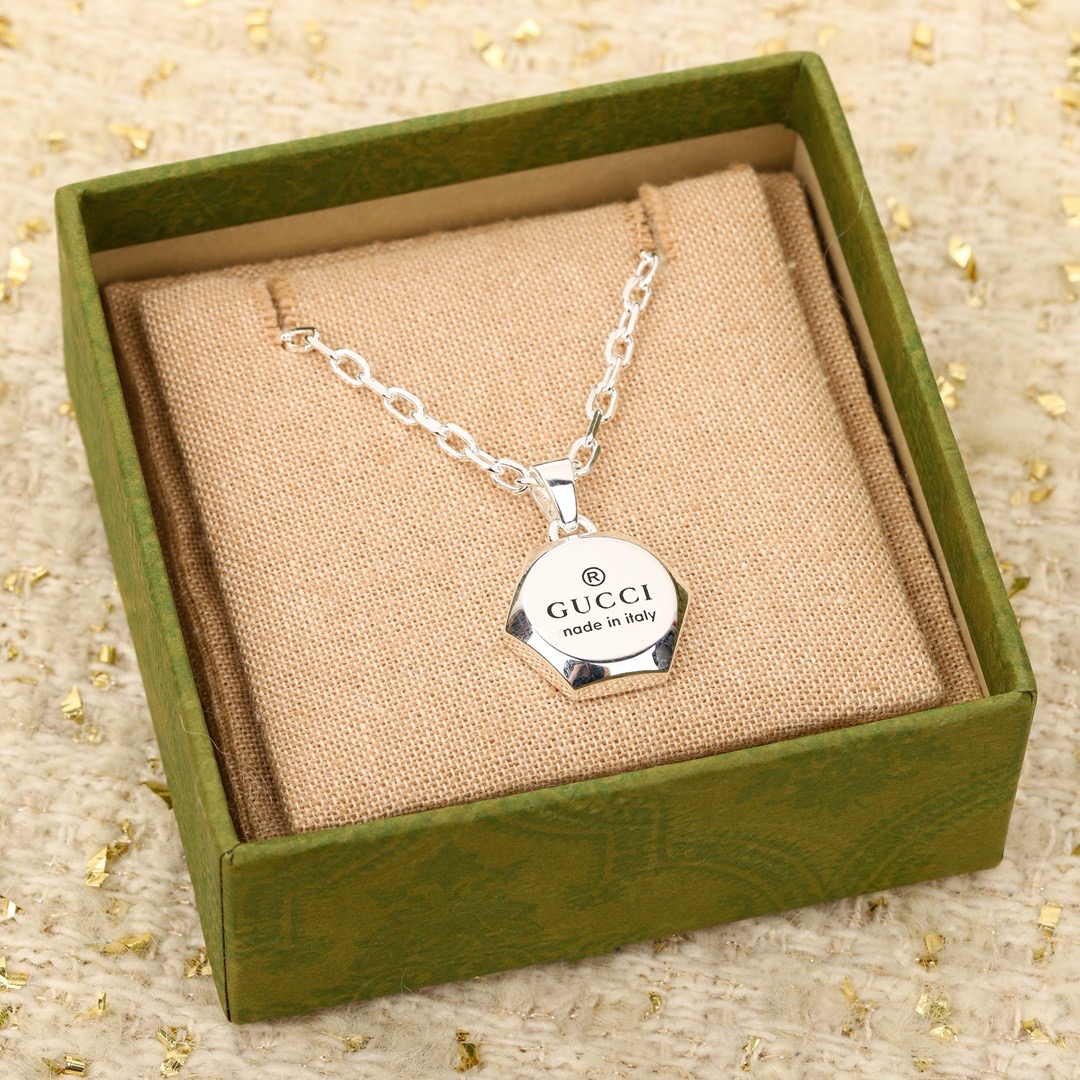 Bagsaaa Gvc*1 Necklace 03