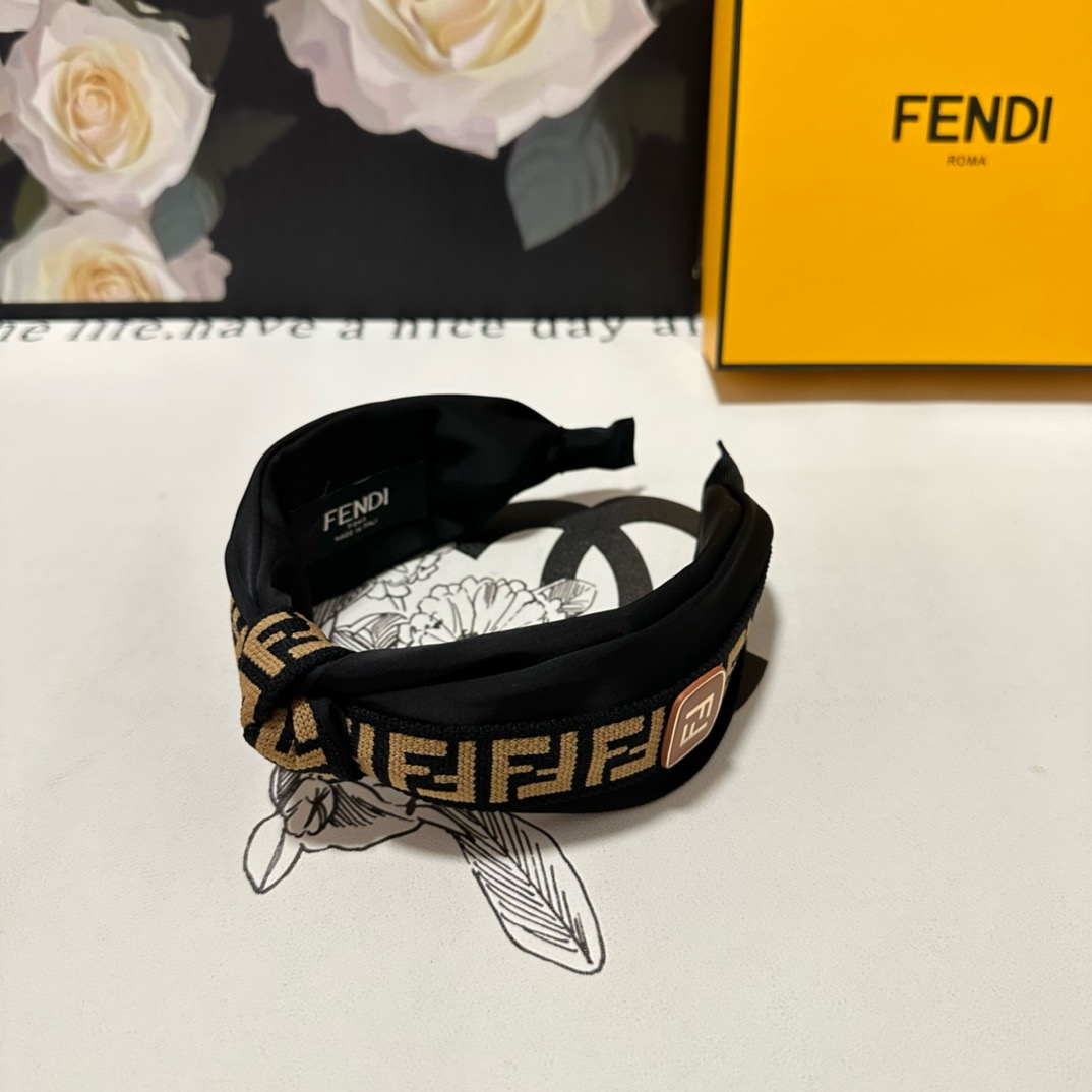 Bagsaaa F**di Headband 05