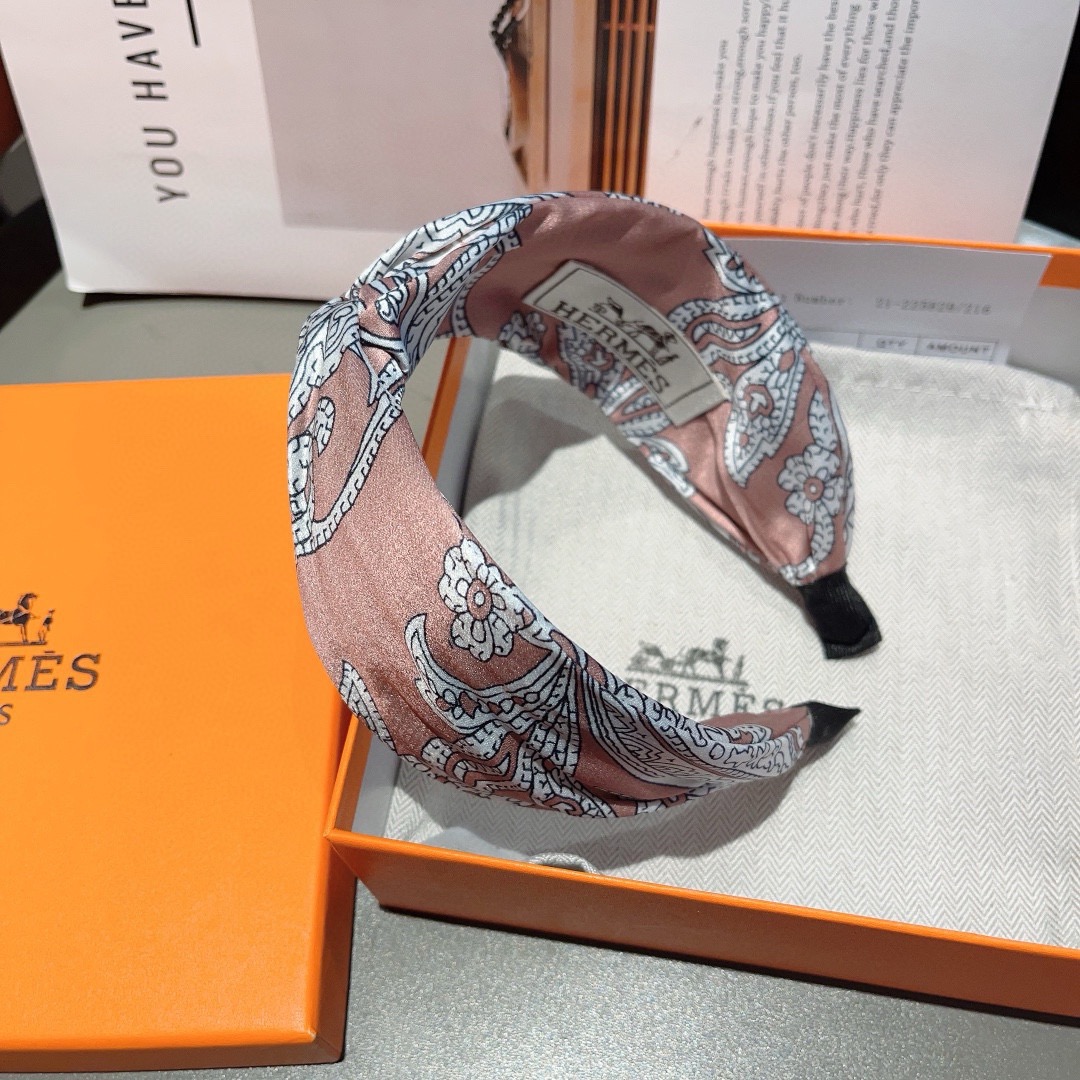 Bagsaaa H**me5 Headband 03