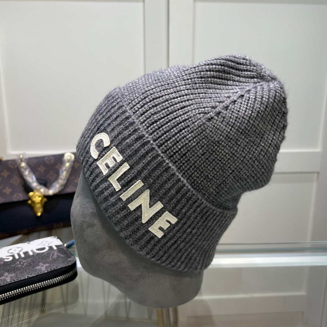Bagsaaa Ce1i*e Gray Beanie