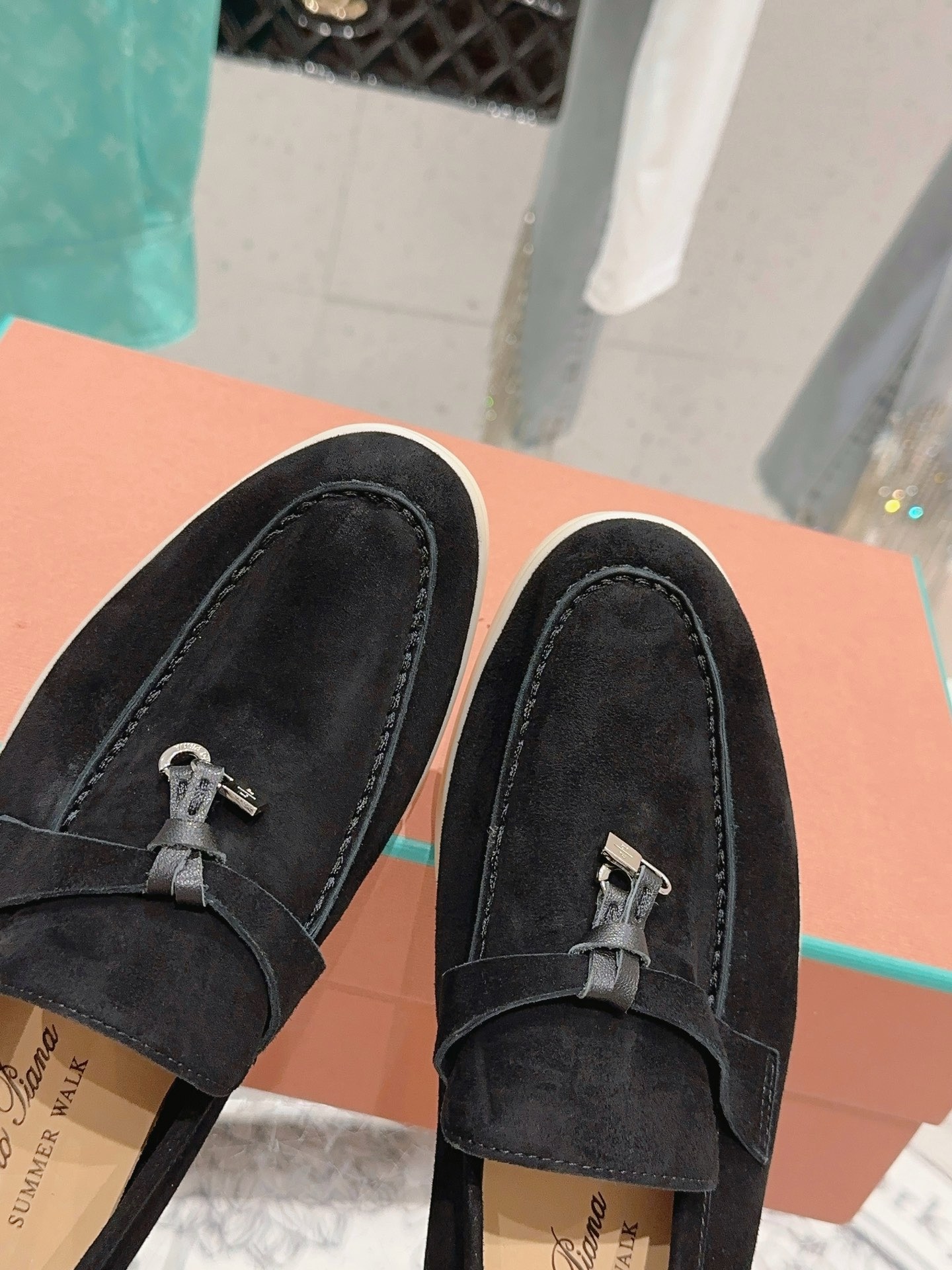 Bagsaaa L0r0 P1ana Summer Charms Walk Moccasin Black Suede