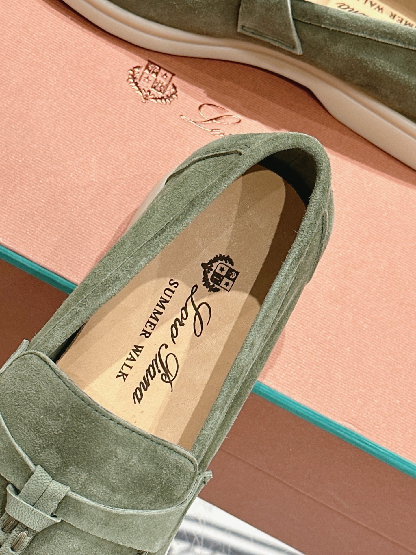 Bagsaaa L0r0 P1ana Summer Charms Walk Moccasin Green Suede