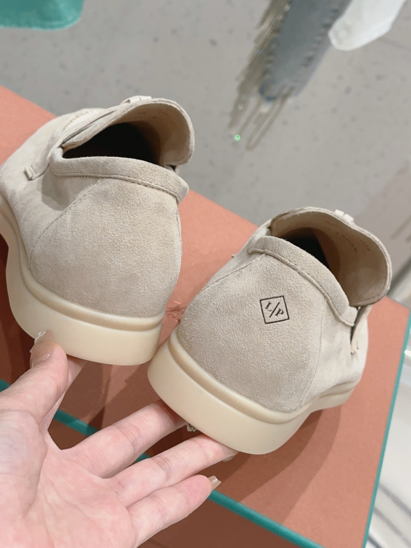 Bagsaaa L0r0 P1ana Summer Charms Walk Moccasin Light Beige Suede