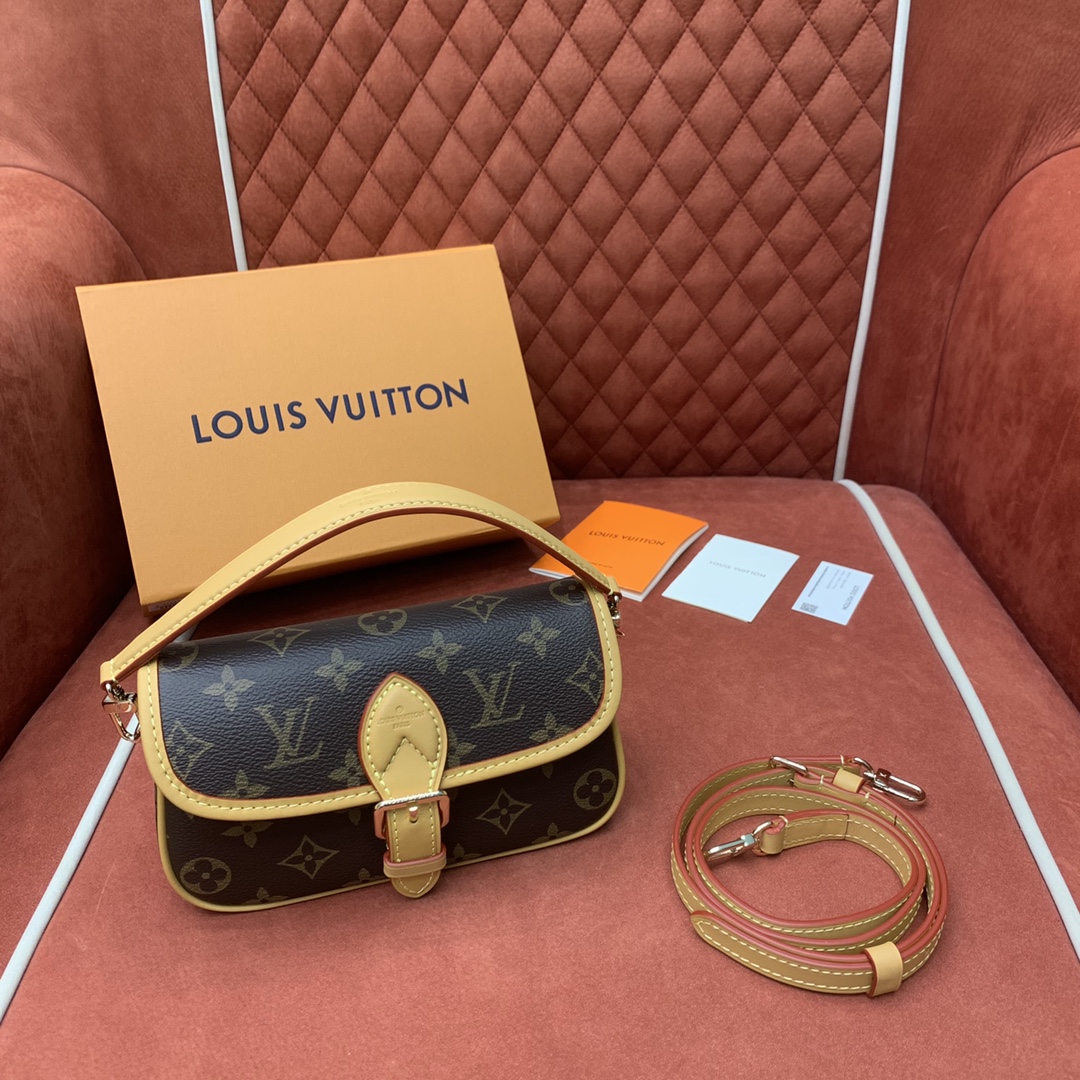 Bagsaaa L0vis Vvtt0n M83298 Nano Diane Bag Monogram - 19 x 10.5 x 6 cm