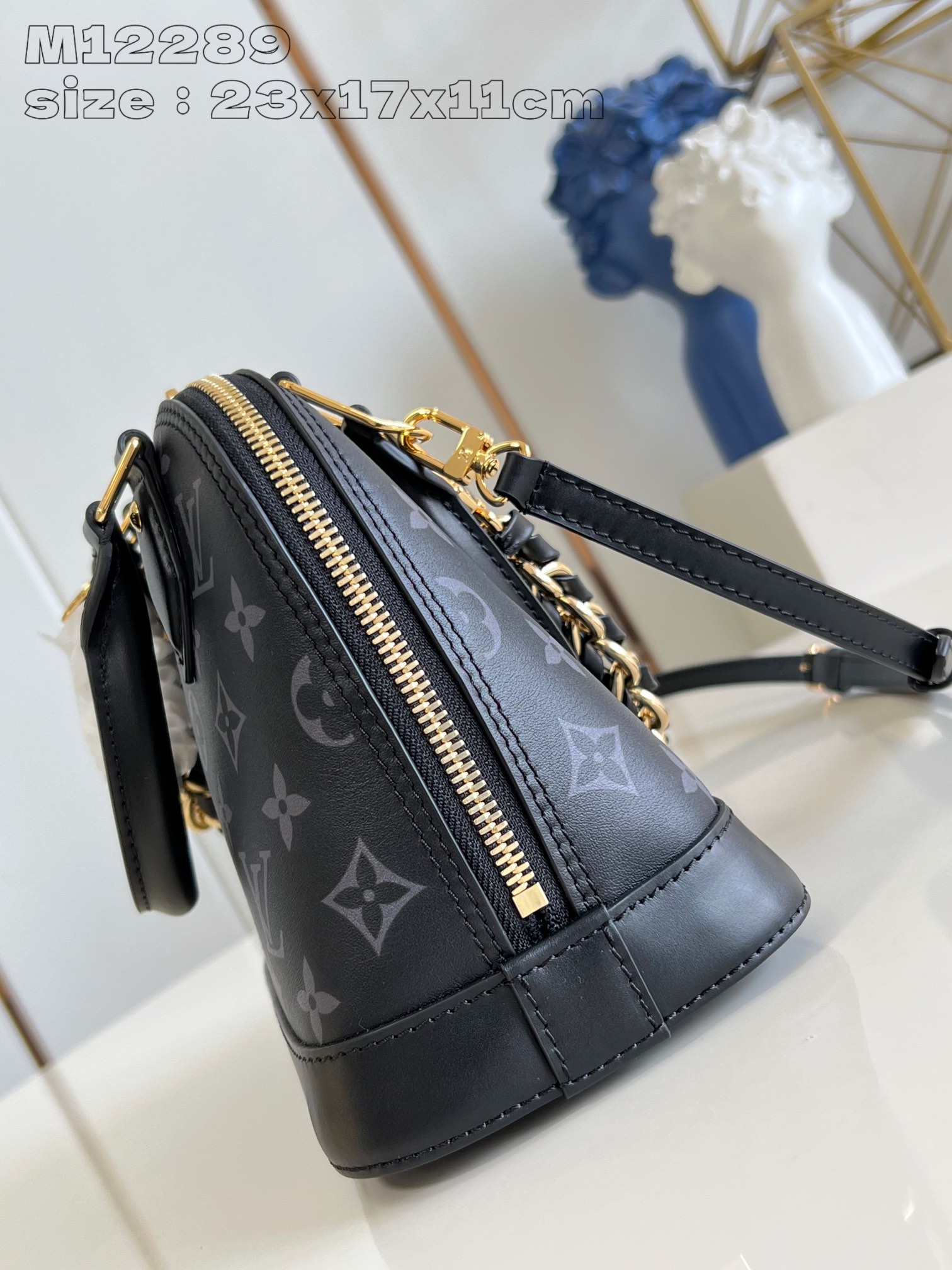 Bagsaaa L0vis Vvtt0n M12289 Alma BB Bag Black - 23.5 x 17.5 x 11.5 cm