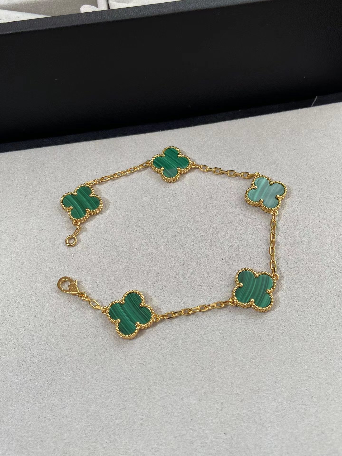 Bagsaaa V*n Cl**f & Arp*1s Vintage Alhambra Bracelet 5 Motifs Green