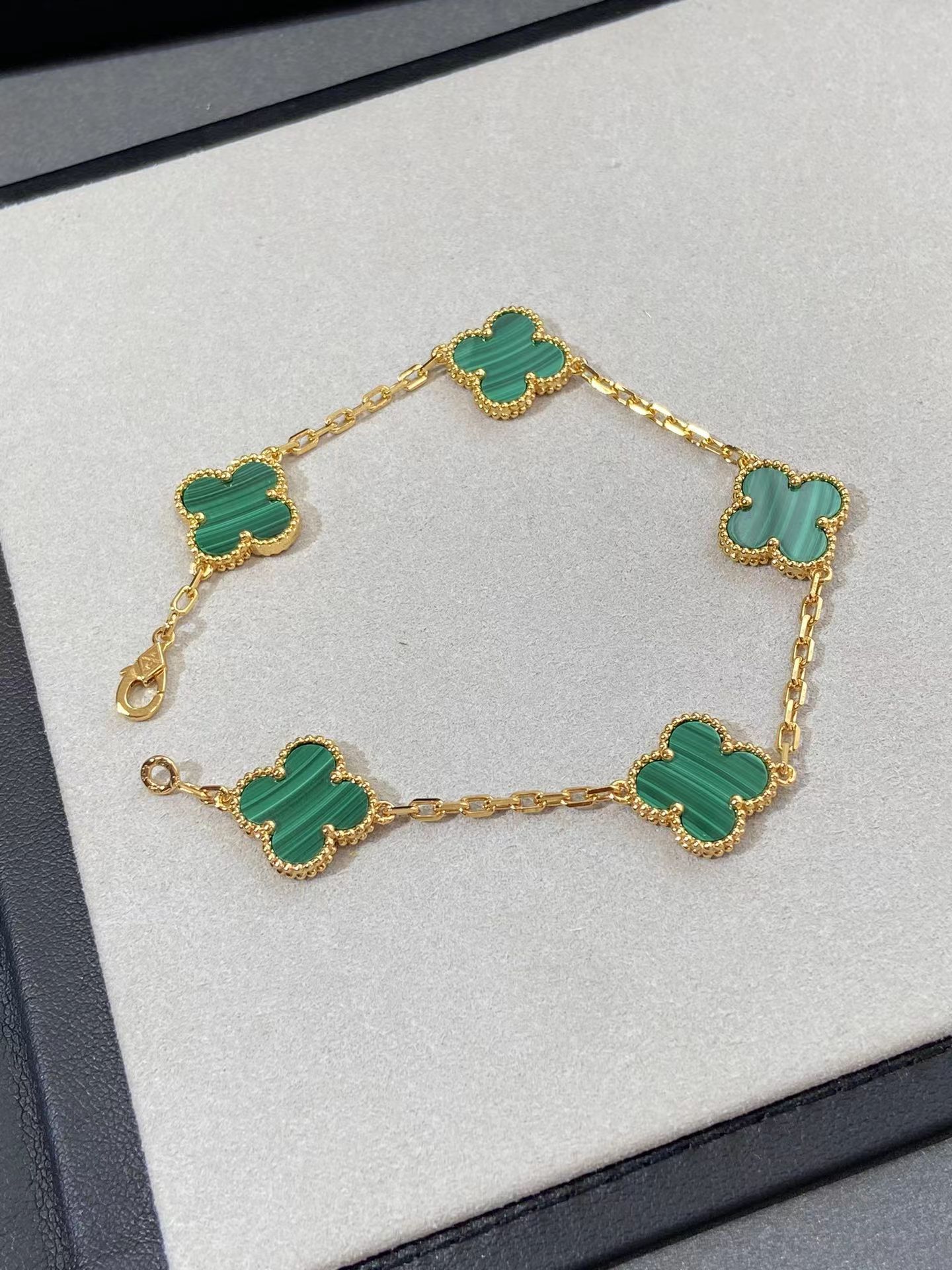 Bagsaaa V*n Cl**f & Arp*1s Vintage Alhambra Bracelet 5 Motifs Green