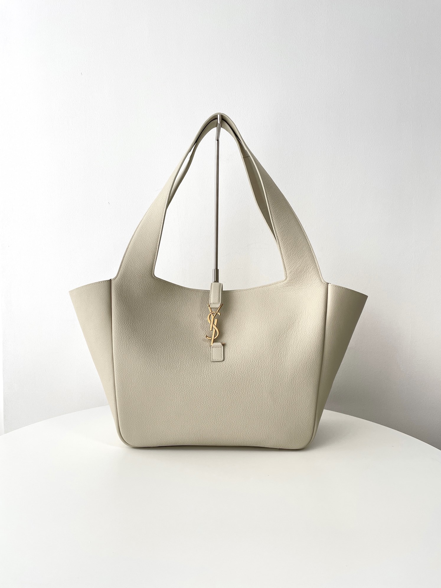 Bagsaaa Y51 Le 5 À 7 Bea In Grained Leather White - 50 X 28 X 18 CM