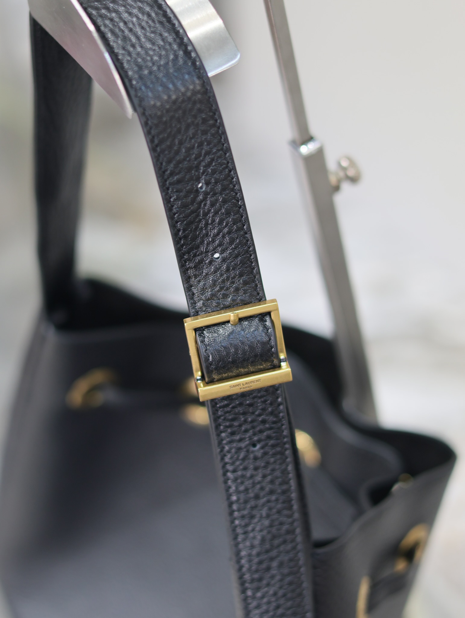 Bagsaaa Y51 Paris VII small hobo in grained leather black - 30 X 25 X 3 CM