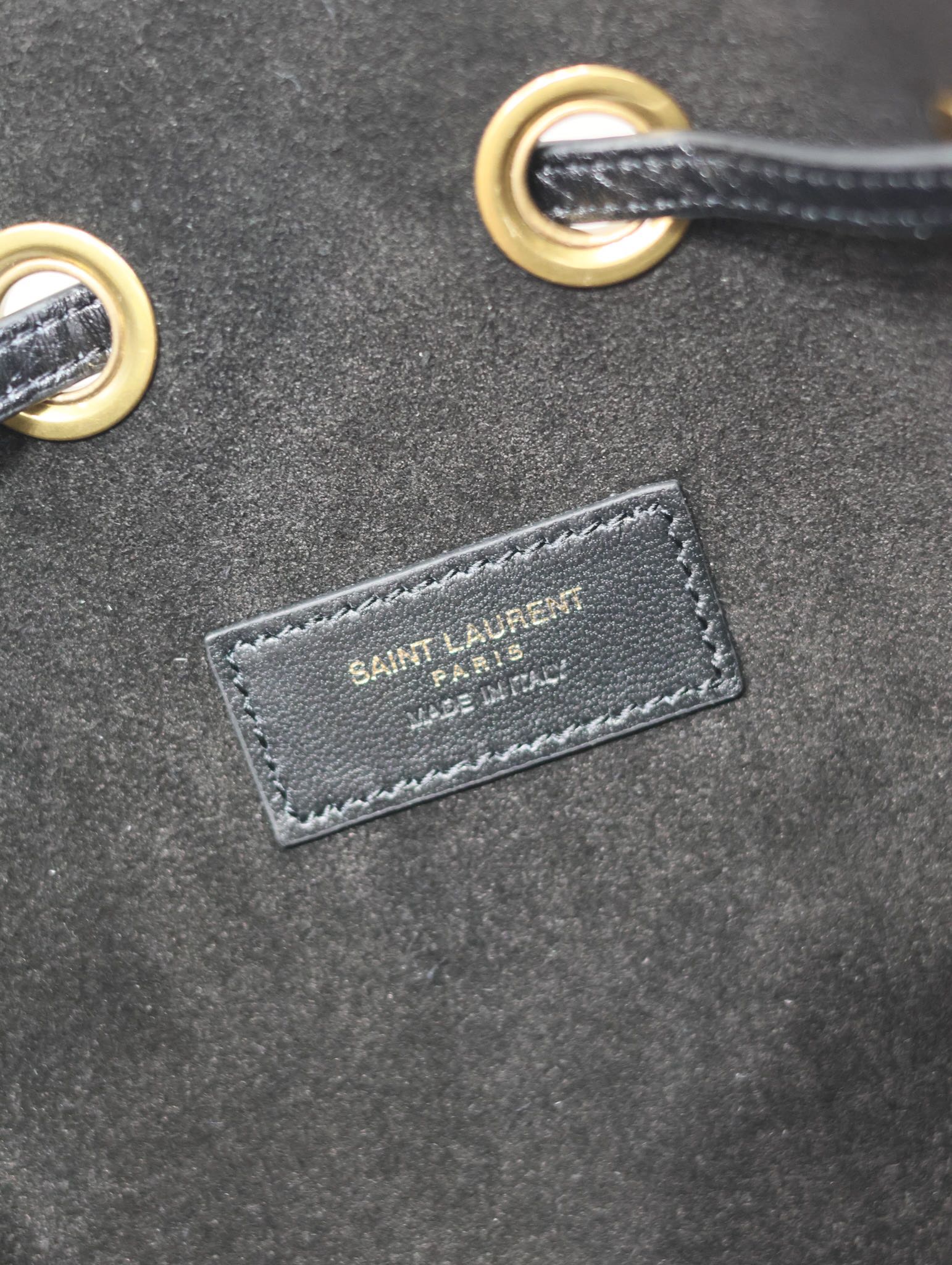 Bagsaaa Y51 Paris VII small hobo in grained leather black - 30 X 25 X 3 CM