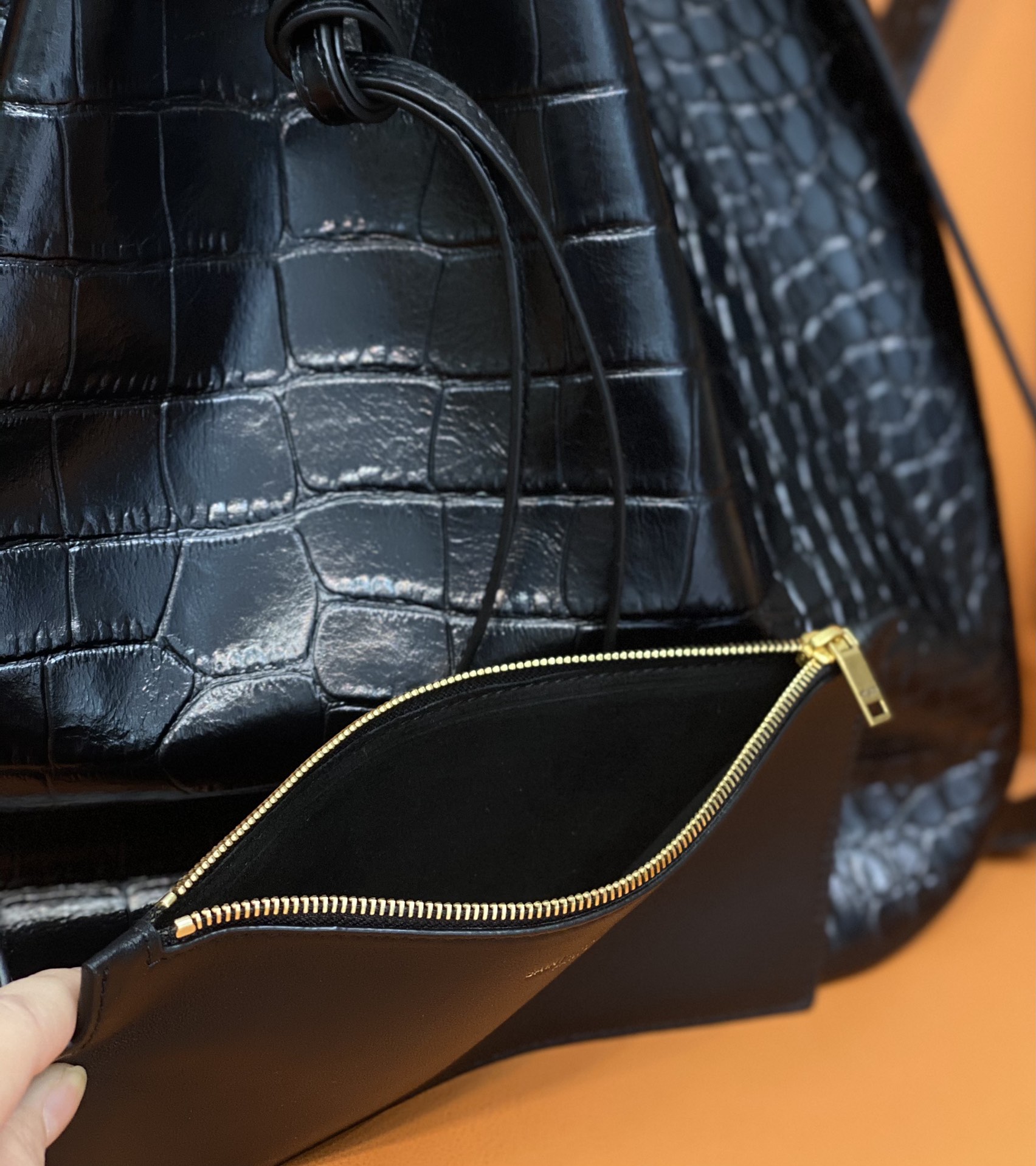 Bagsaaa Y51 Paris Vii Large Flat Hobo Bag Crocodile Black - 44 X 33 X 2 cm