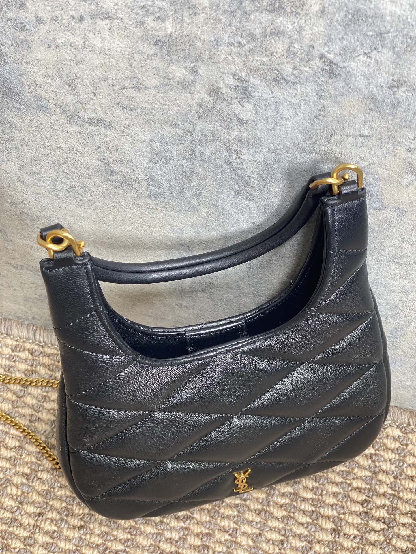 Bagsaaa Y51 Sade hobo in lambskin black - 19 X 21 X 4 CM