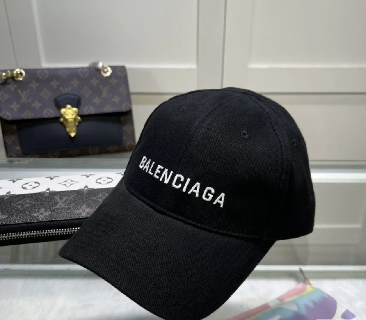 Bagsaaa Ba1en*iaga Cap in Black
